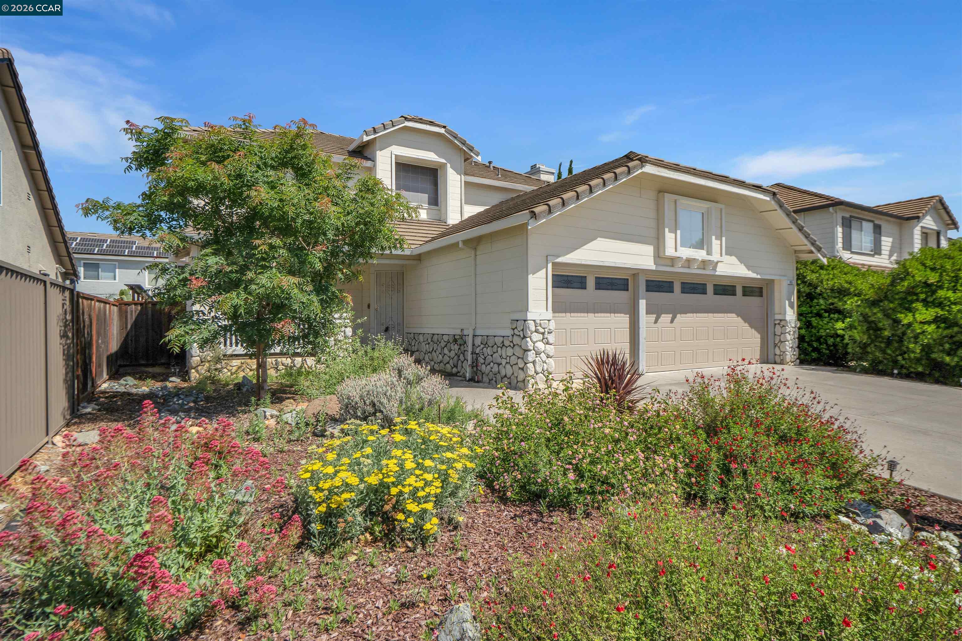 955 Woodsong Ln