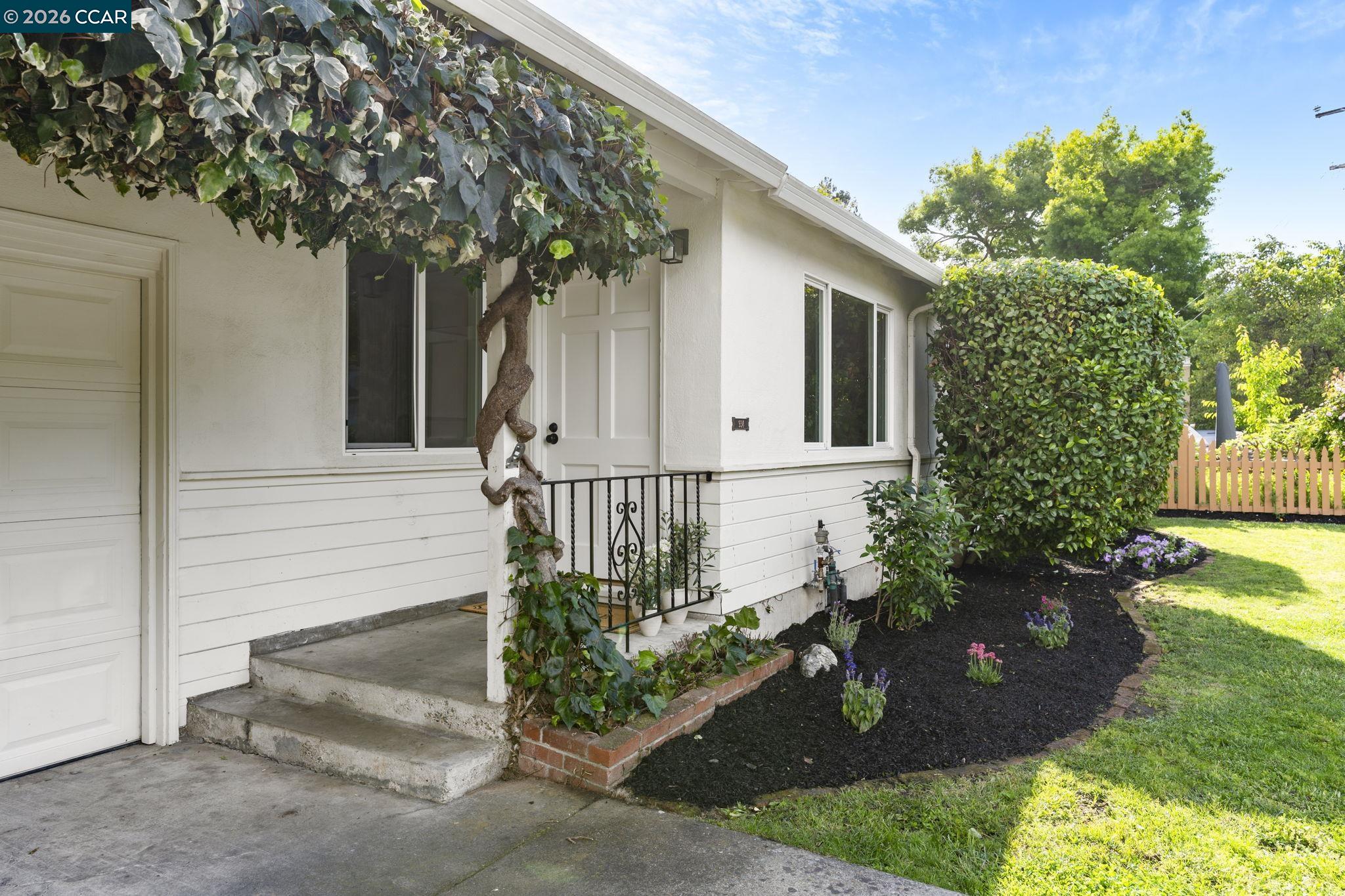 934 Juanita Drive