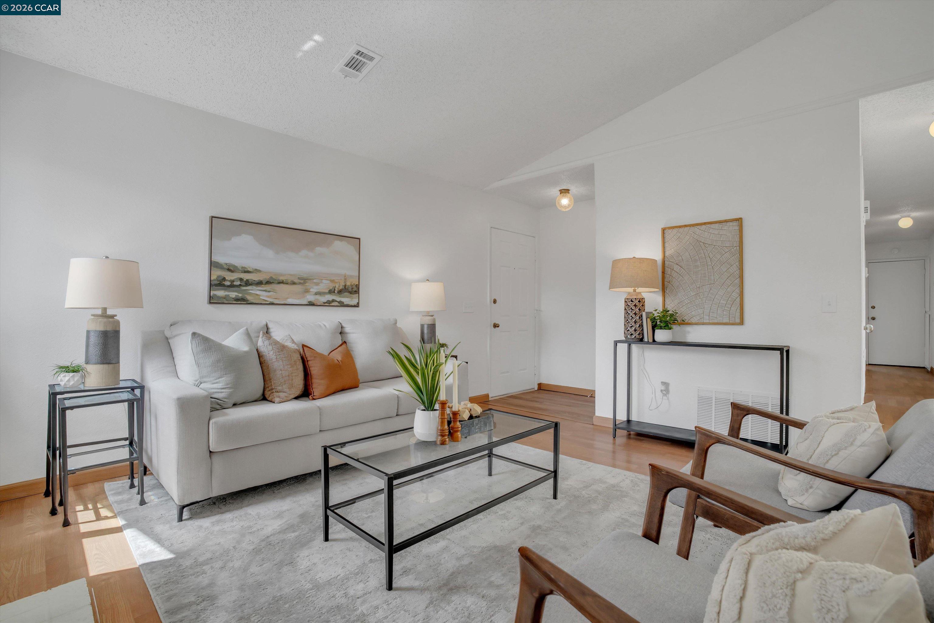 351 Filbert Ct