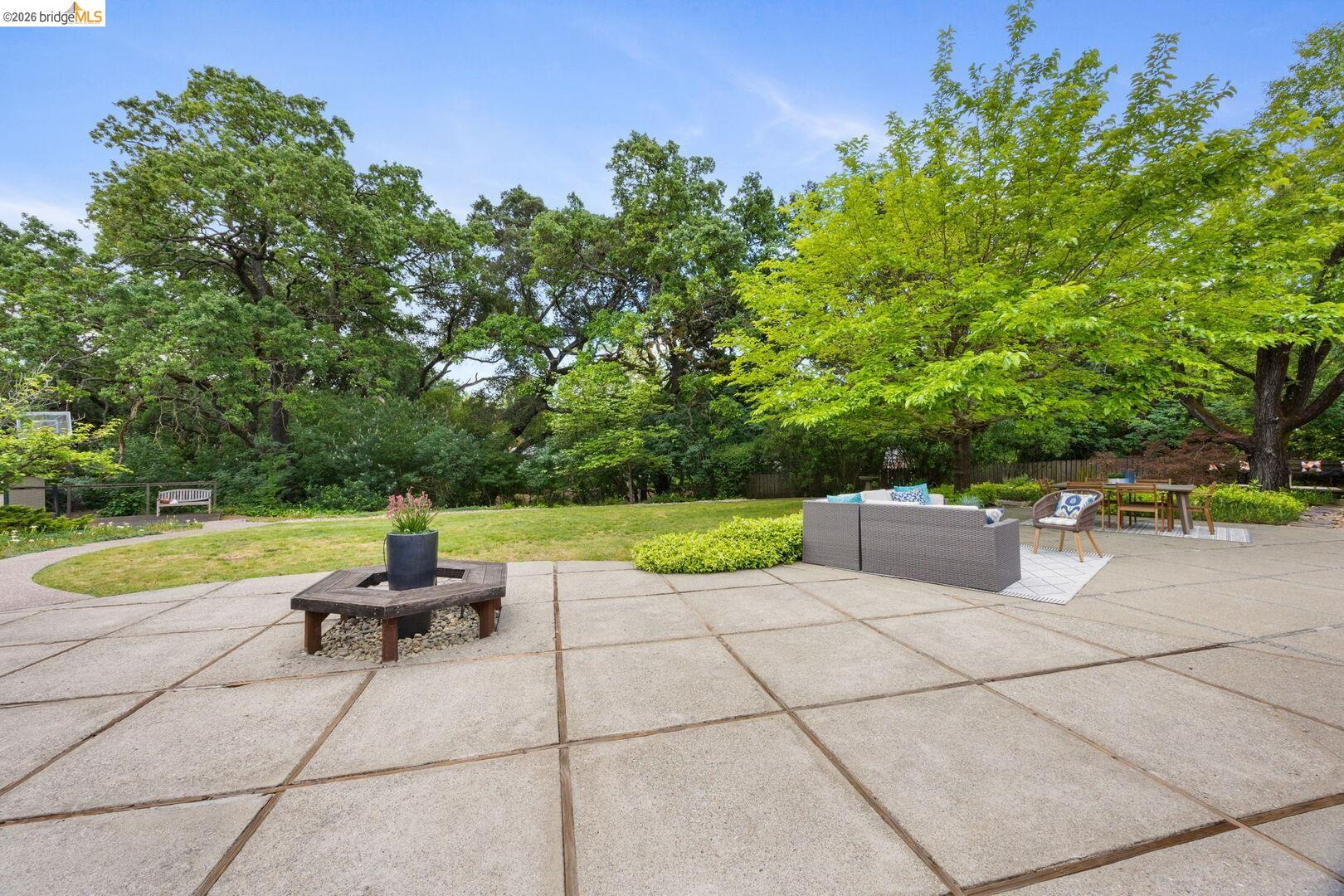 105 Linda LN
