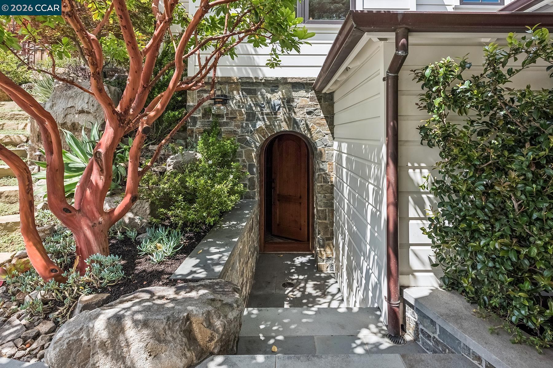 1089 Rahara Dr