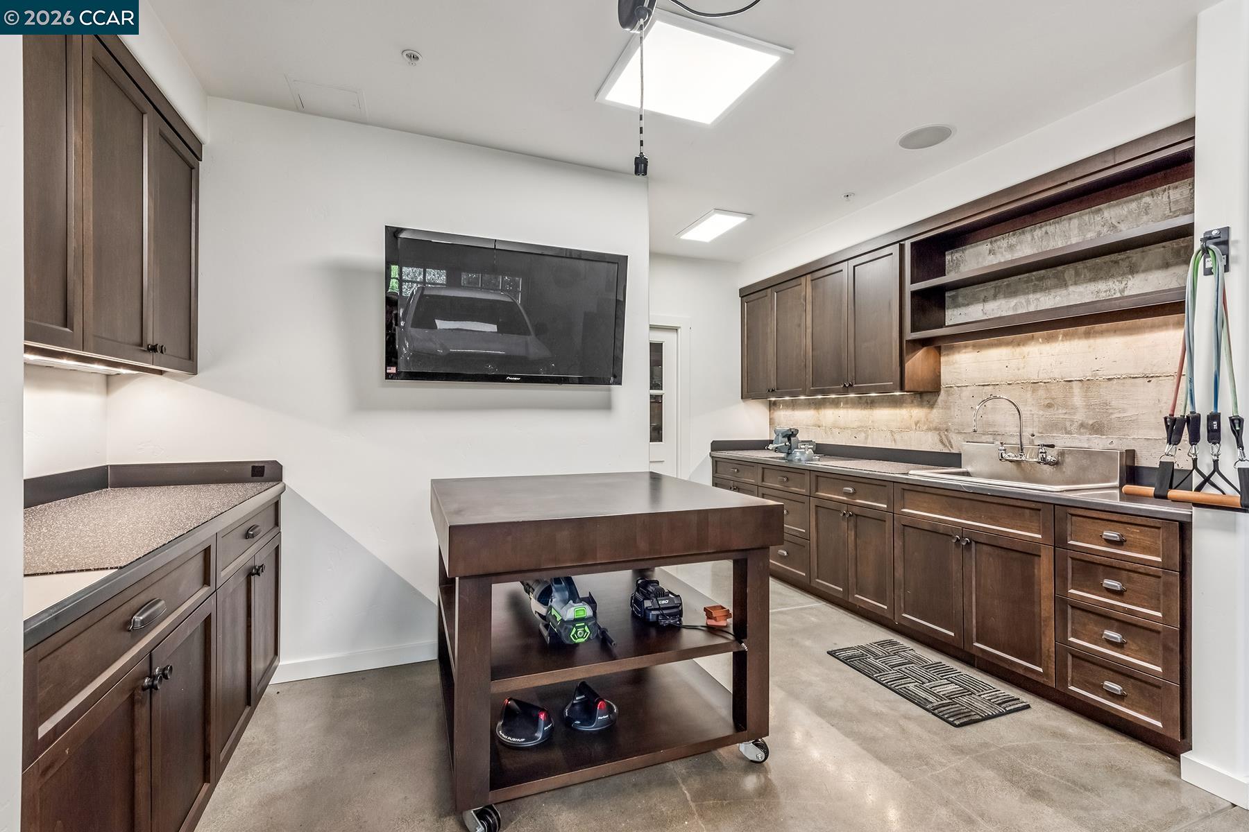 1089 Rahara Dr