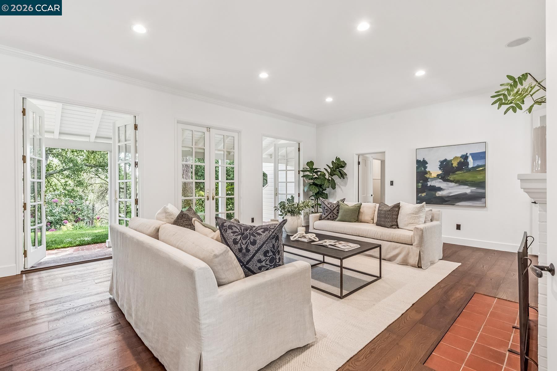 1089 Rahara Dr