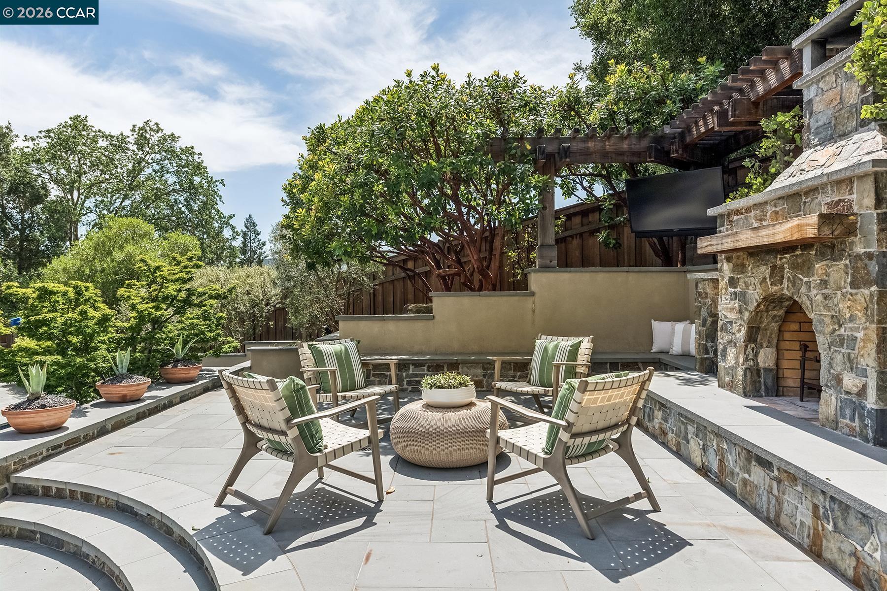 1089 Rahara Dr