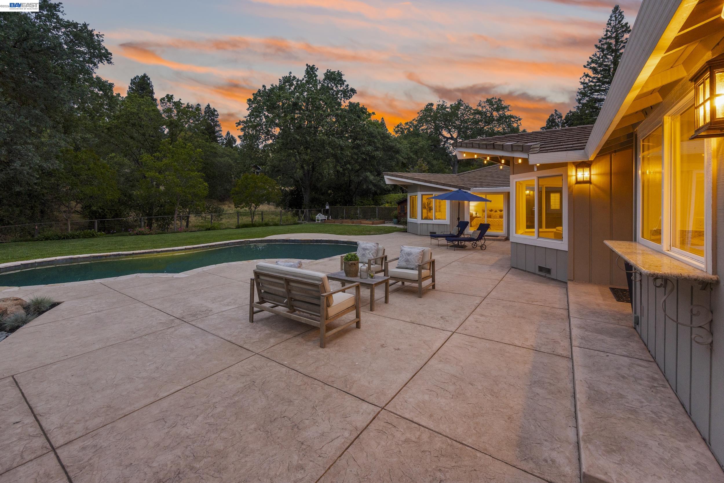 1816 Piedras Cir