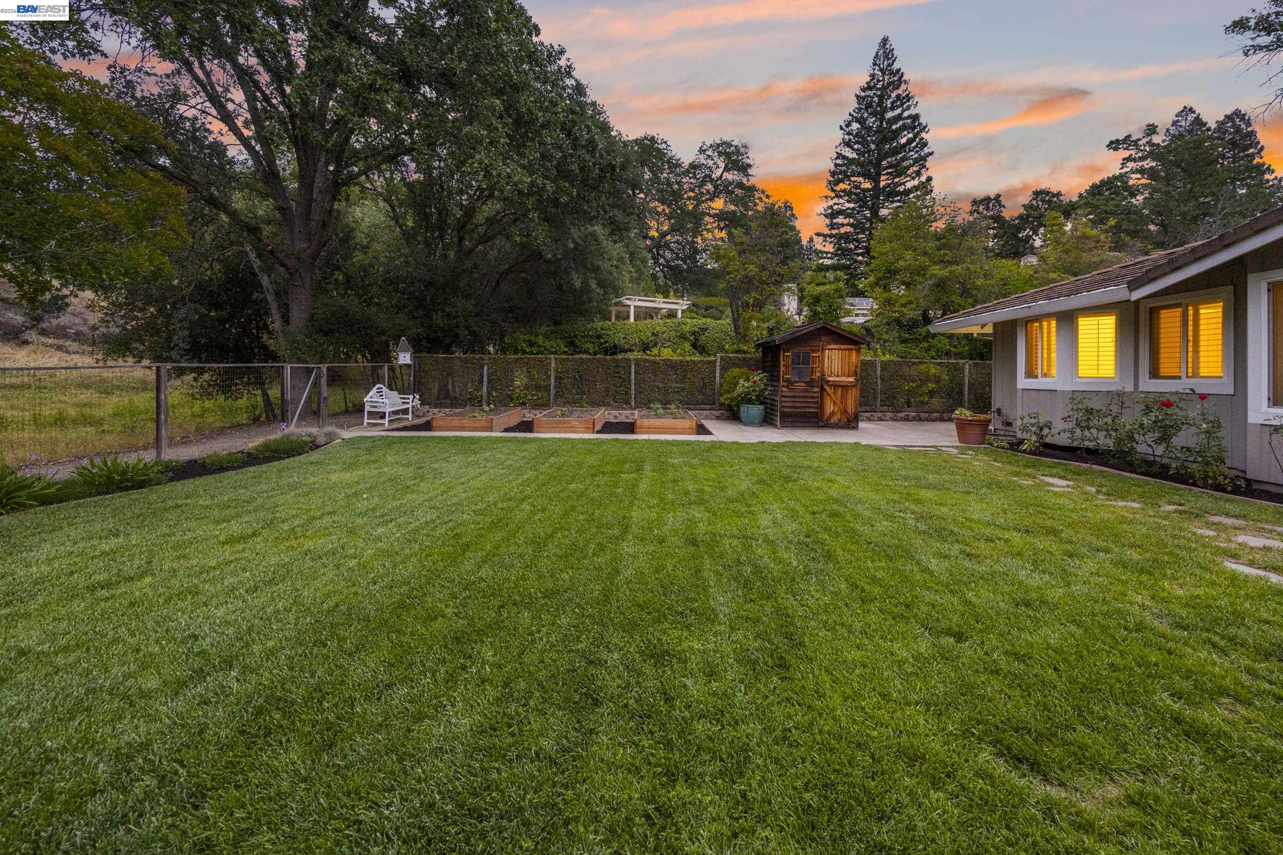 1816 Piedras Cir