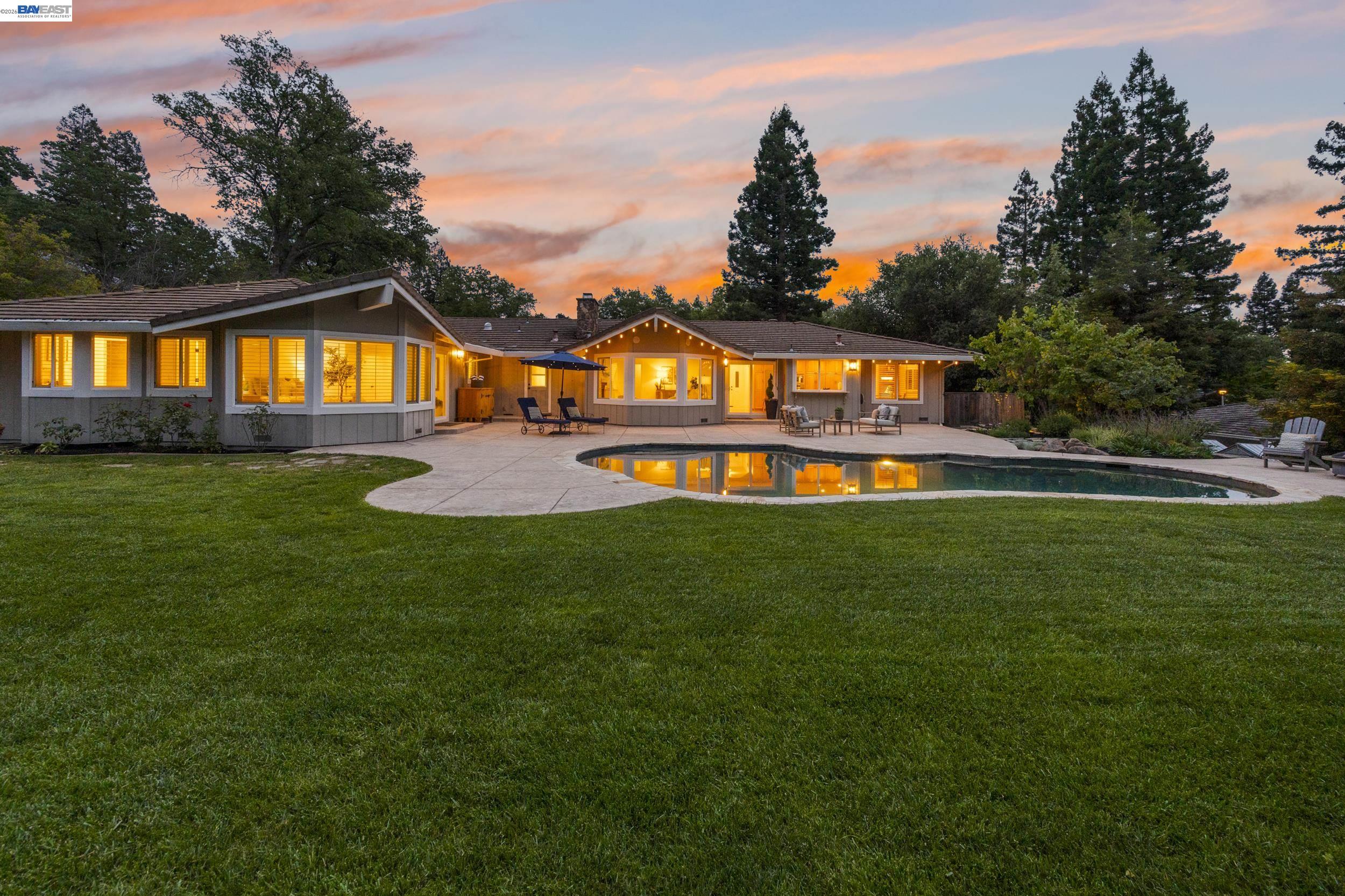 1816 Piedras Cir