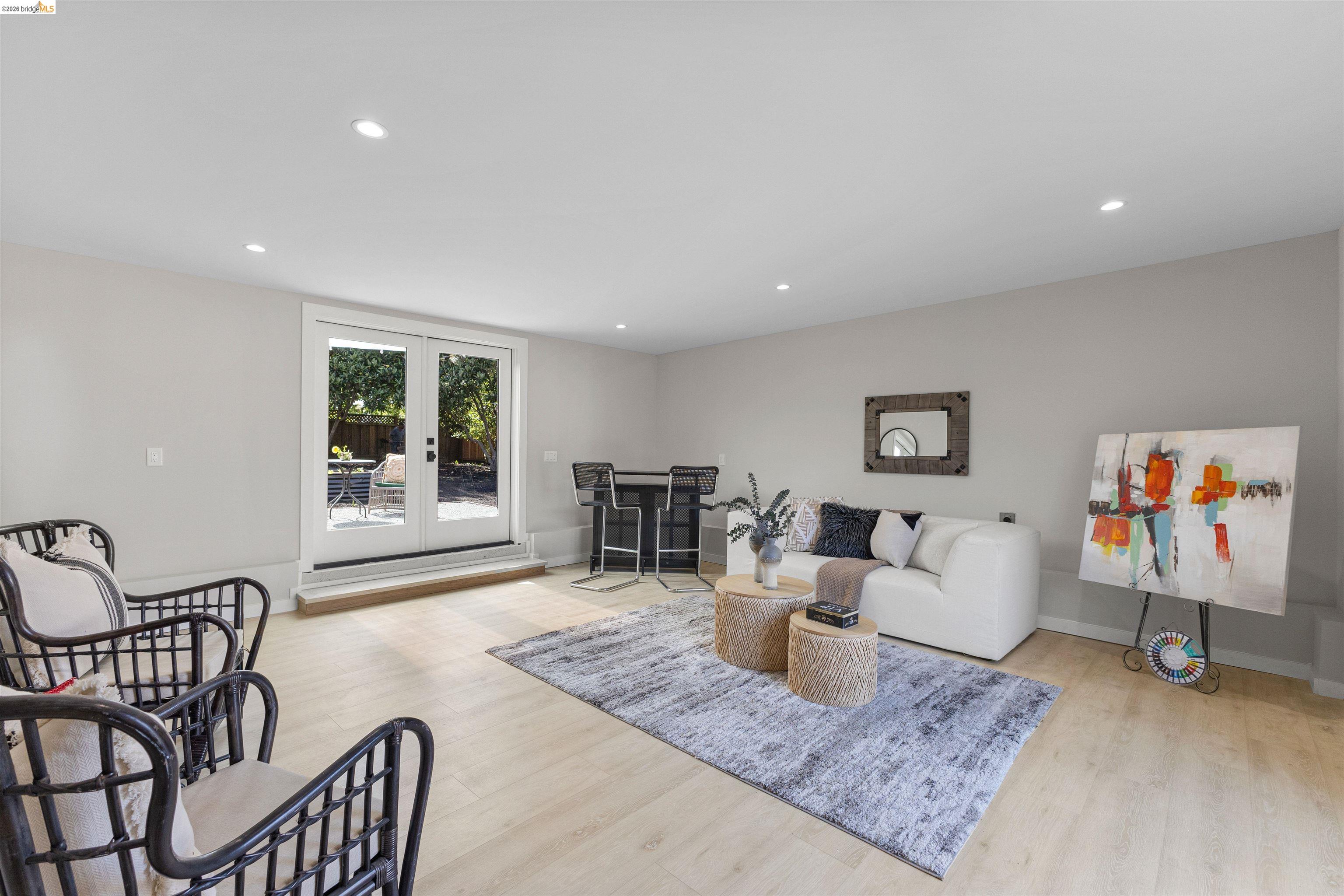 619 Ashbury Ave
