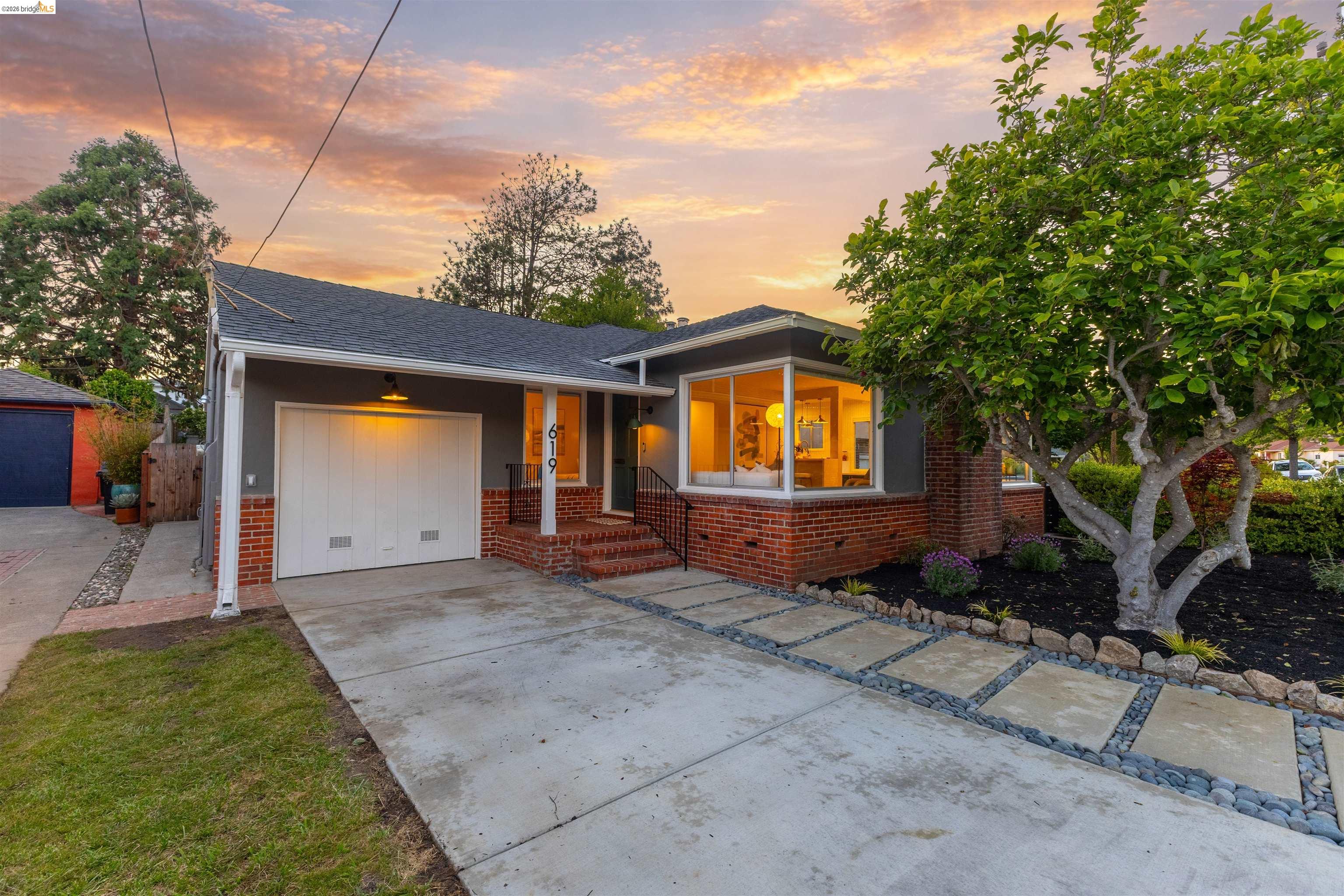 619 Ashbury Ave