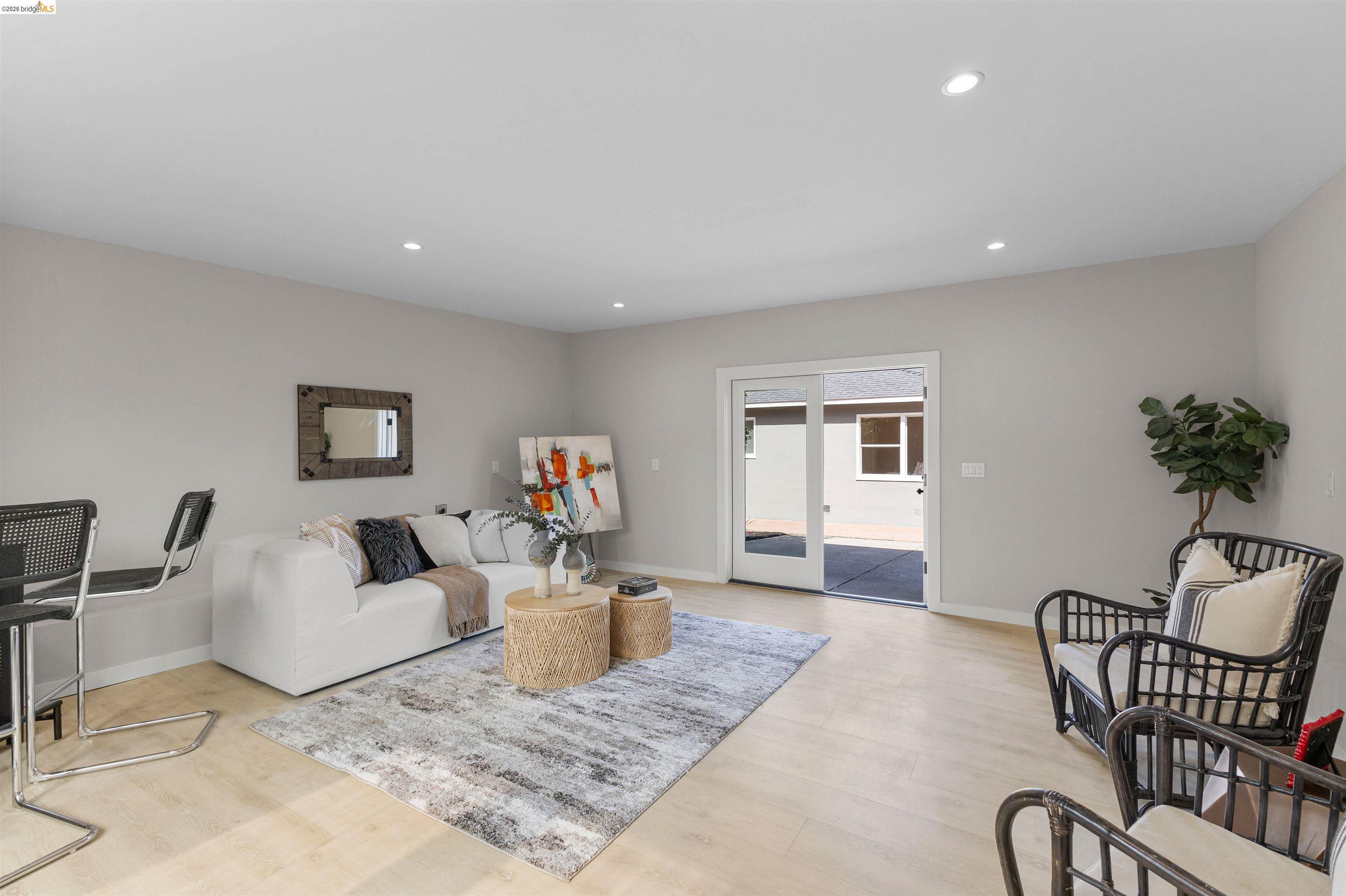 619 Ashbury Ave