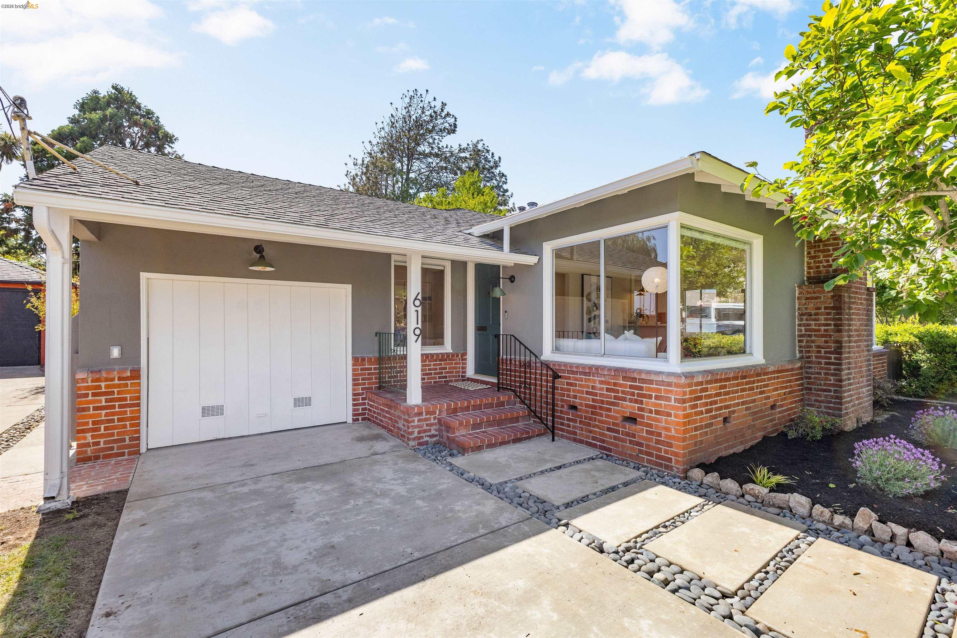 619 Ashbury Ave