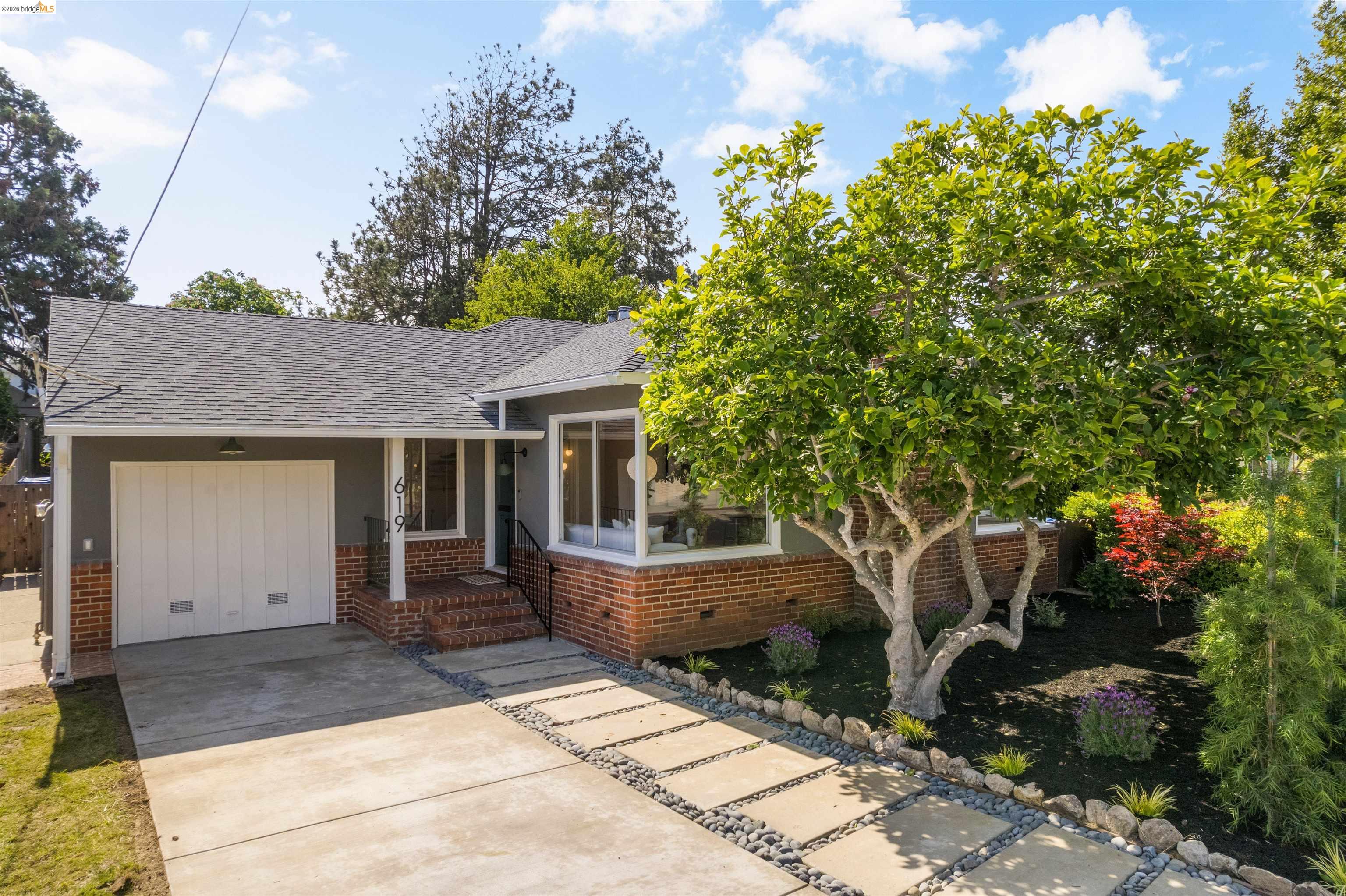 619 Ashbury Ave