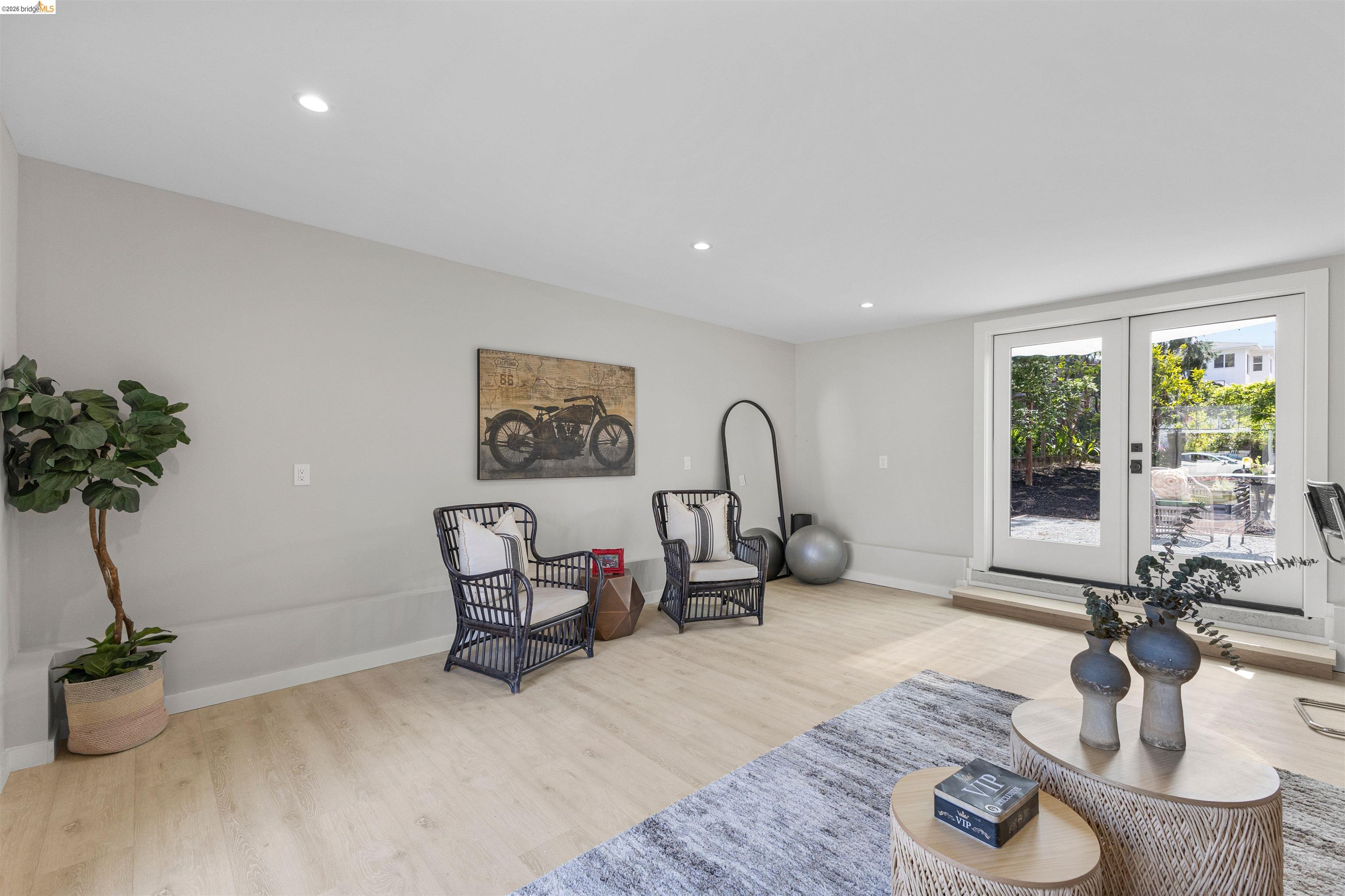 619 Ashbury Ave