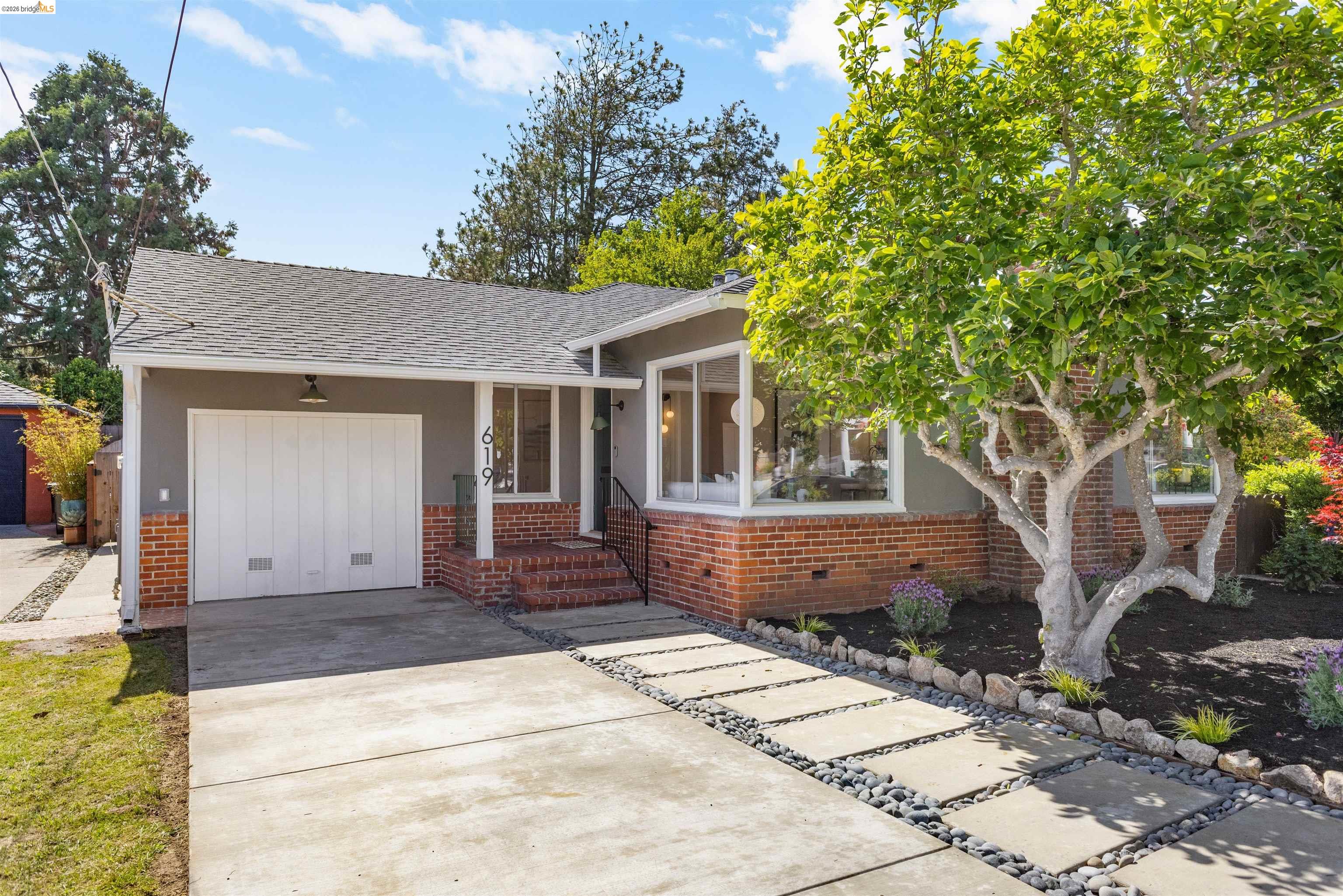 619 Ashbury Ave