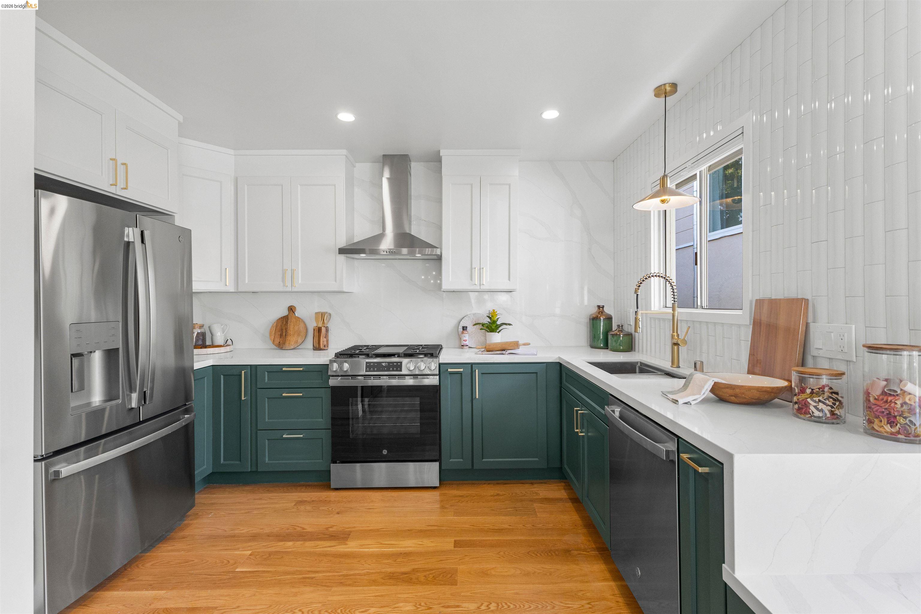 619 Ashbury Ave
