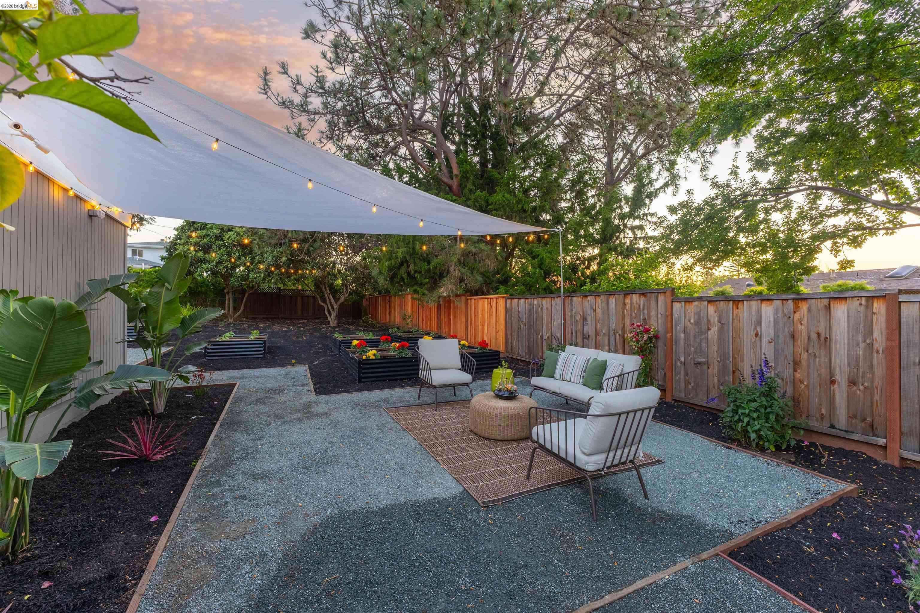 619 Ashbury Ave