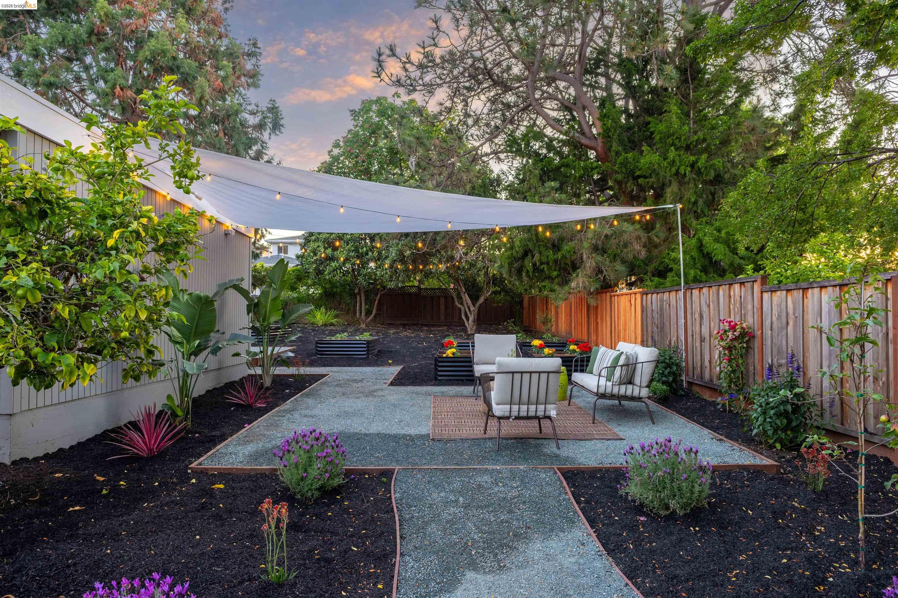 619 Ashbury Ave