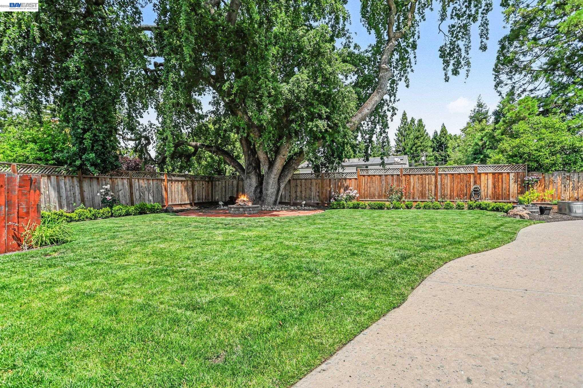 131 BROOKSIDE PL