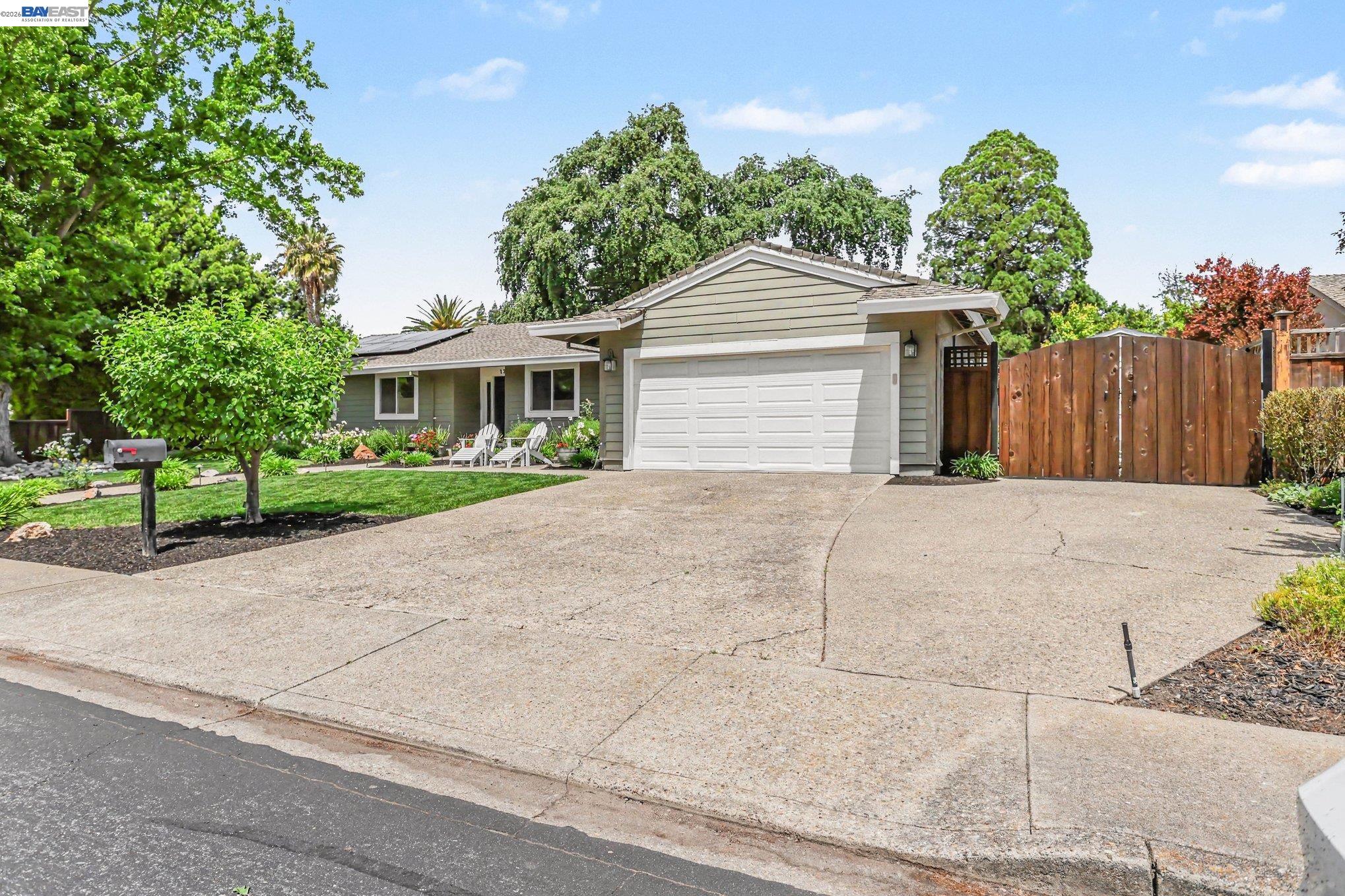 131 BROOKSIDE PL