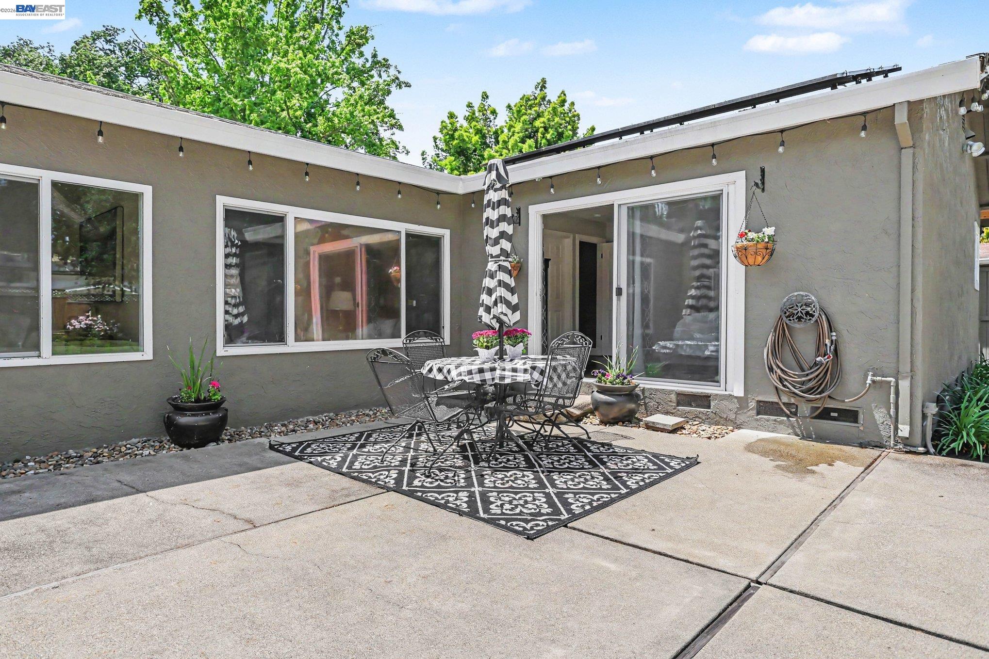 131 BROOKSIDE PL