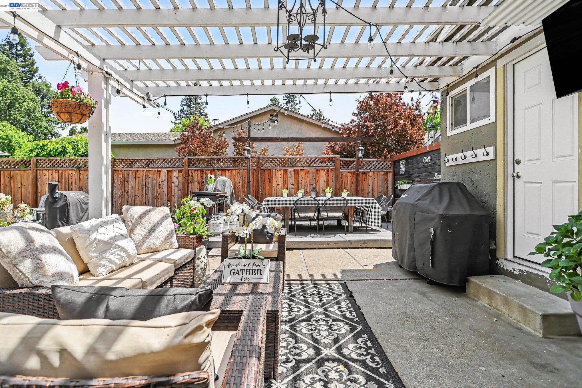 131 BROOKSIDE PL
