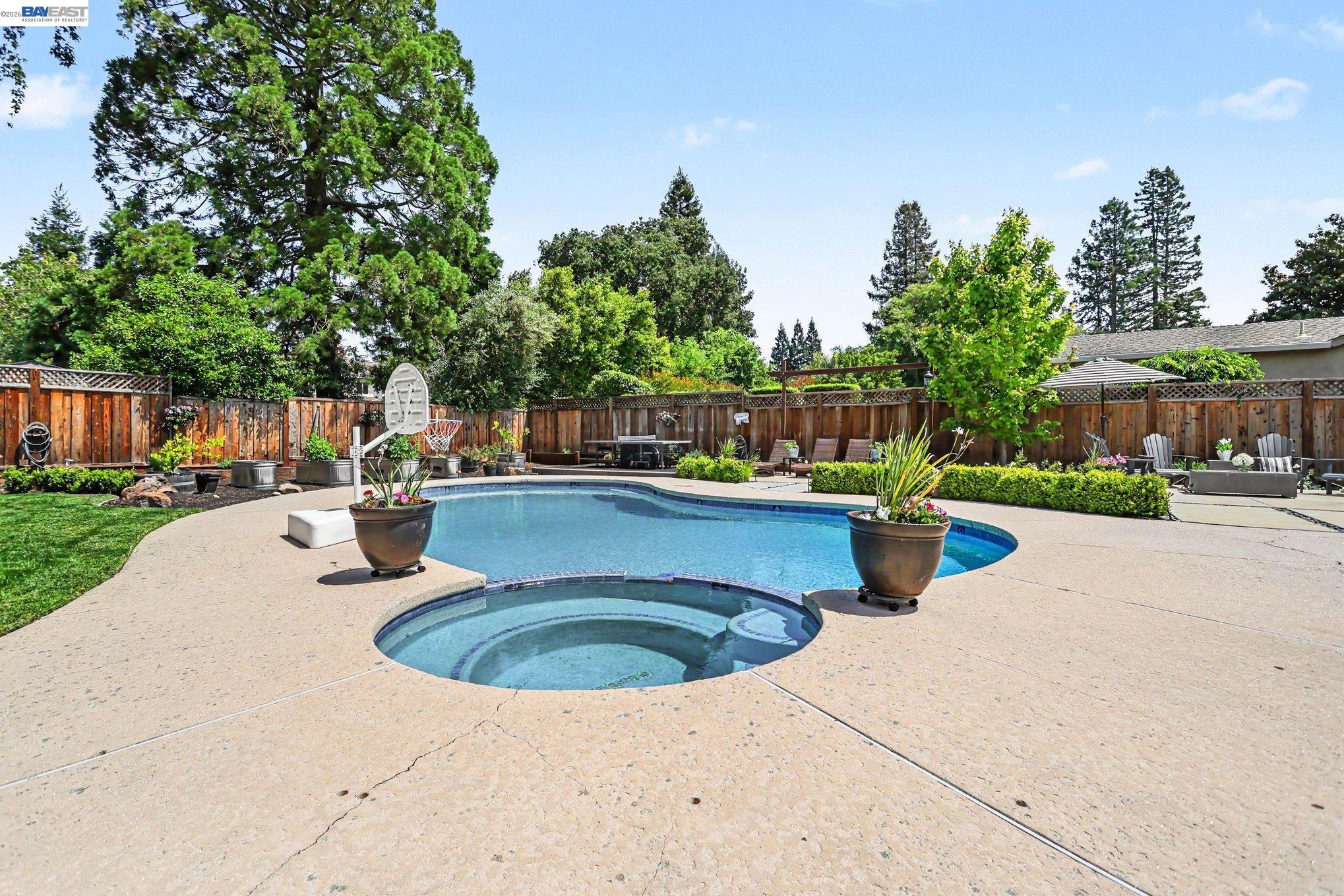131 BROOKSIDE PL