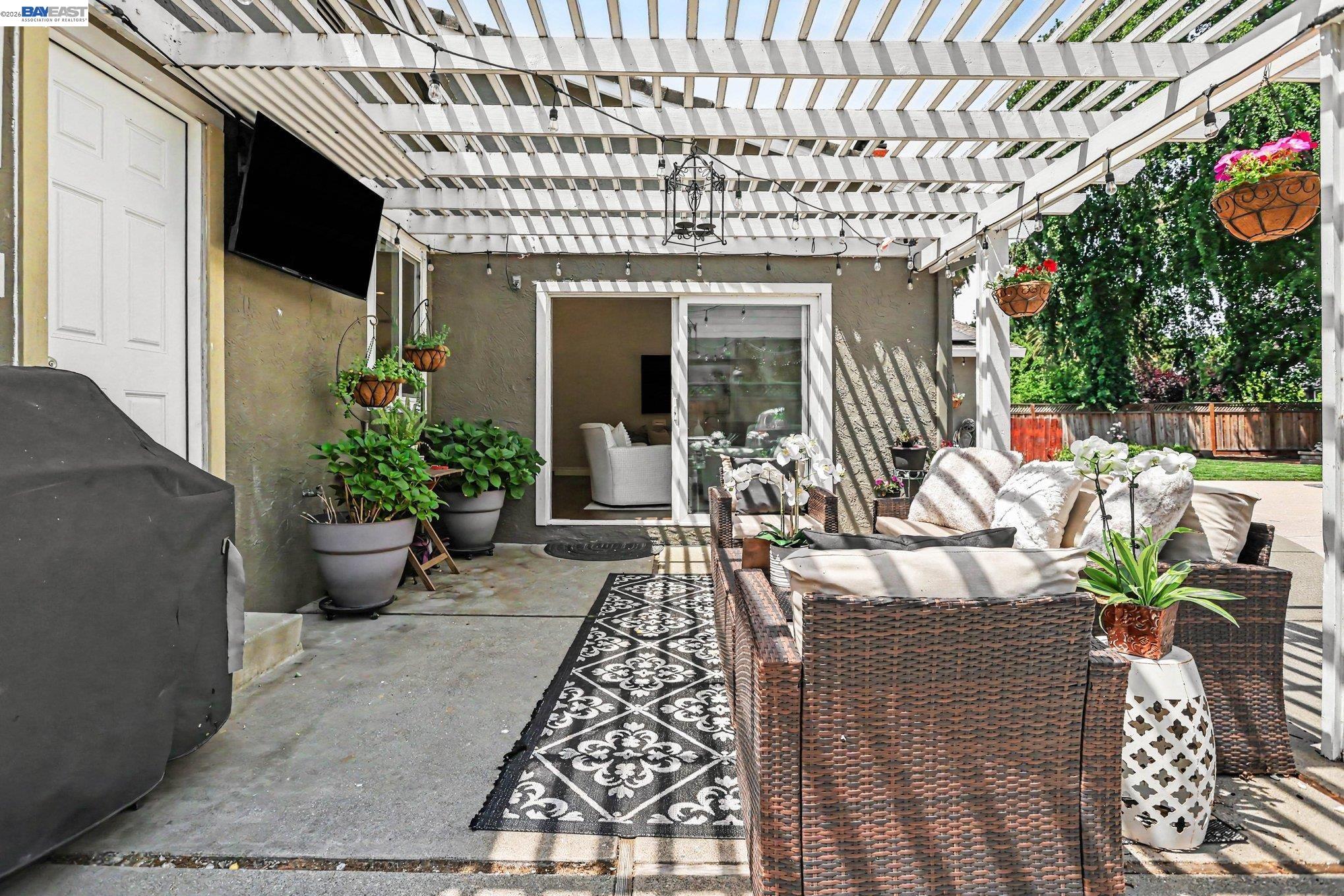 131 BROOKSIDE PL