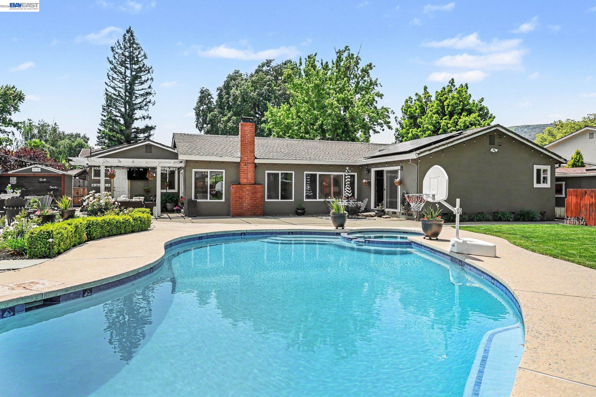 131 BROOKSIDE PL