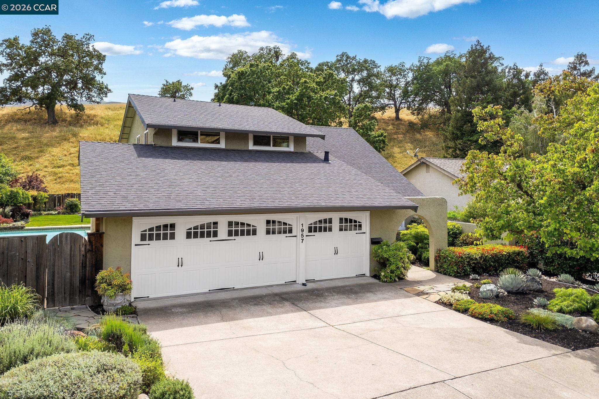 1957 Whitecliff Ct