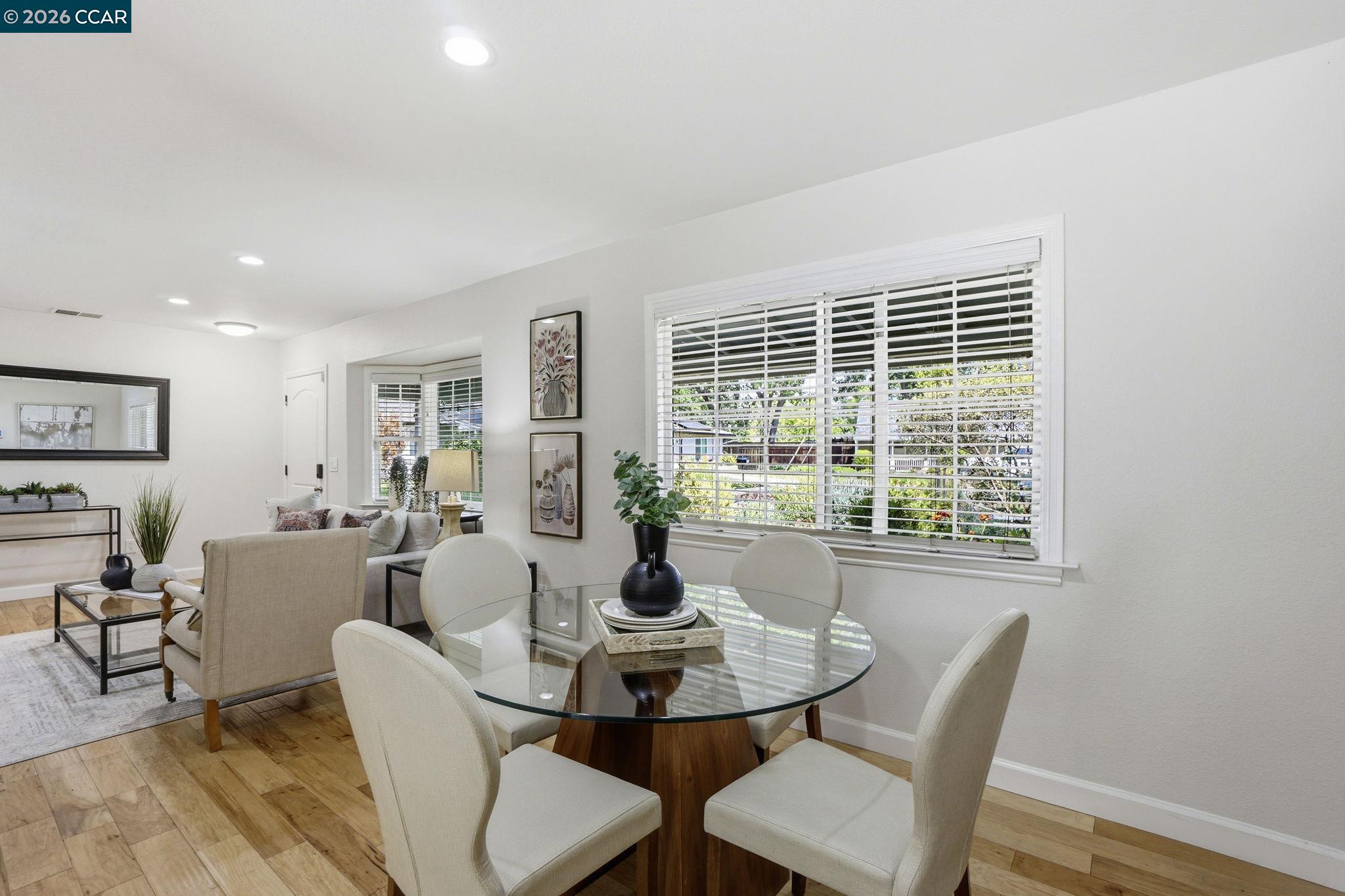 1812 Donna Dr