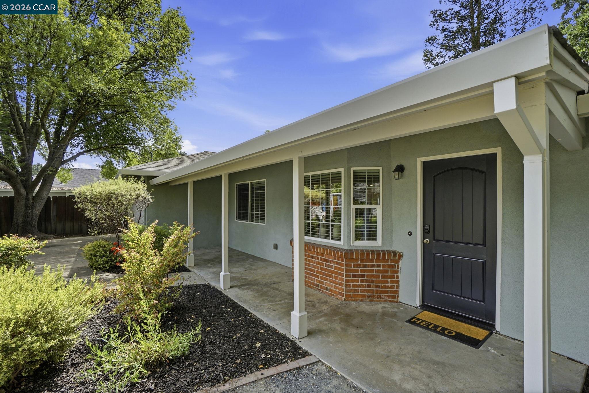 1812 Donna Dr