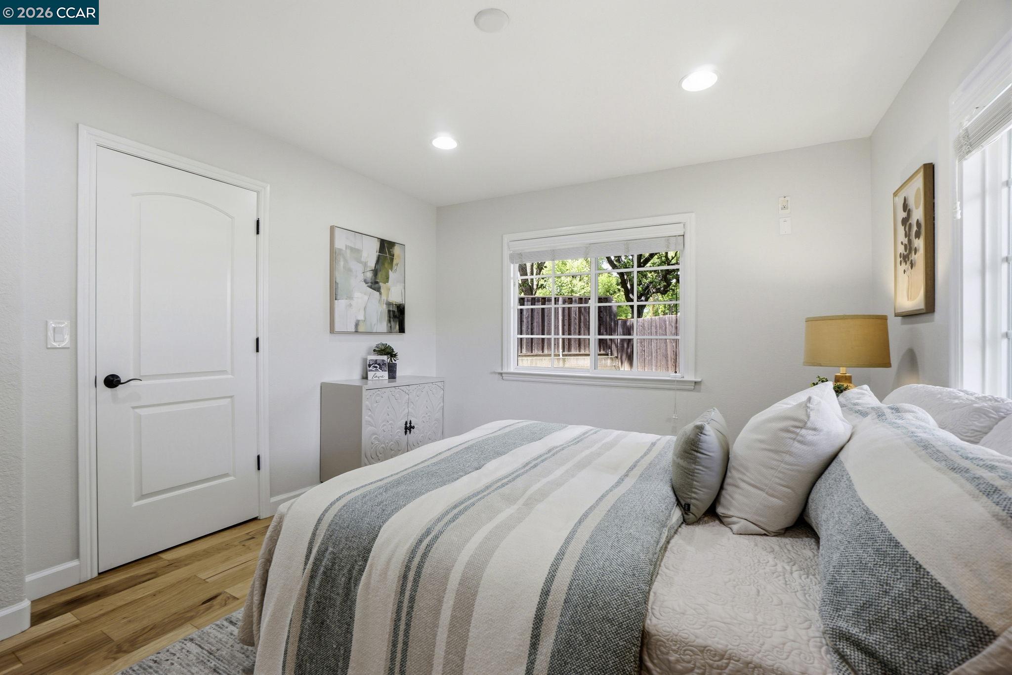 1812 Donna Dr