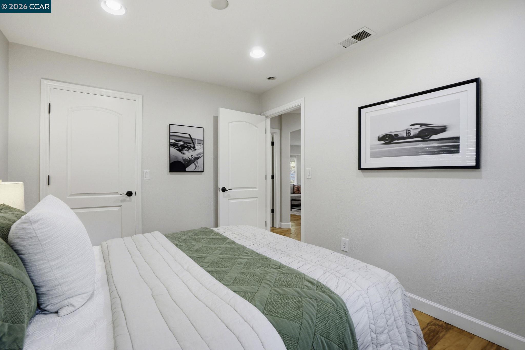 1812 Donna Dr