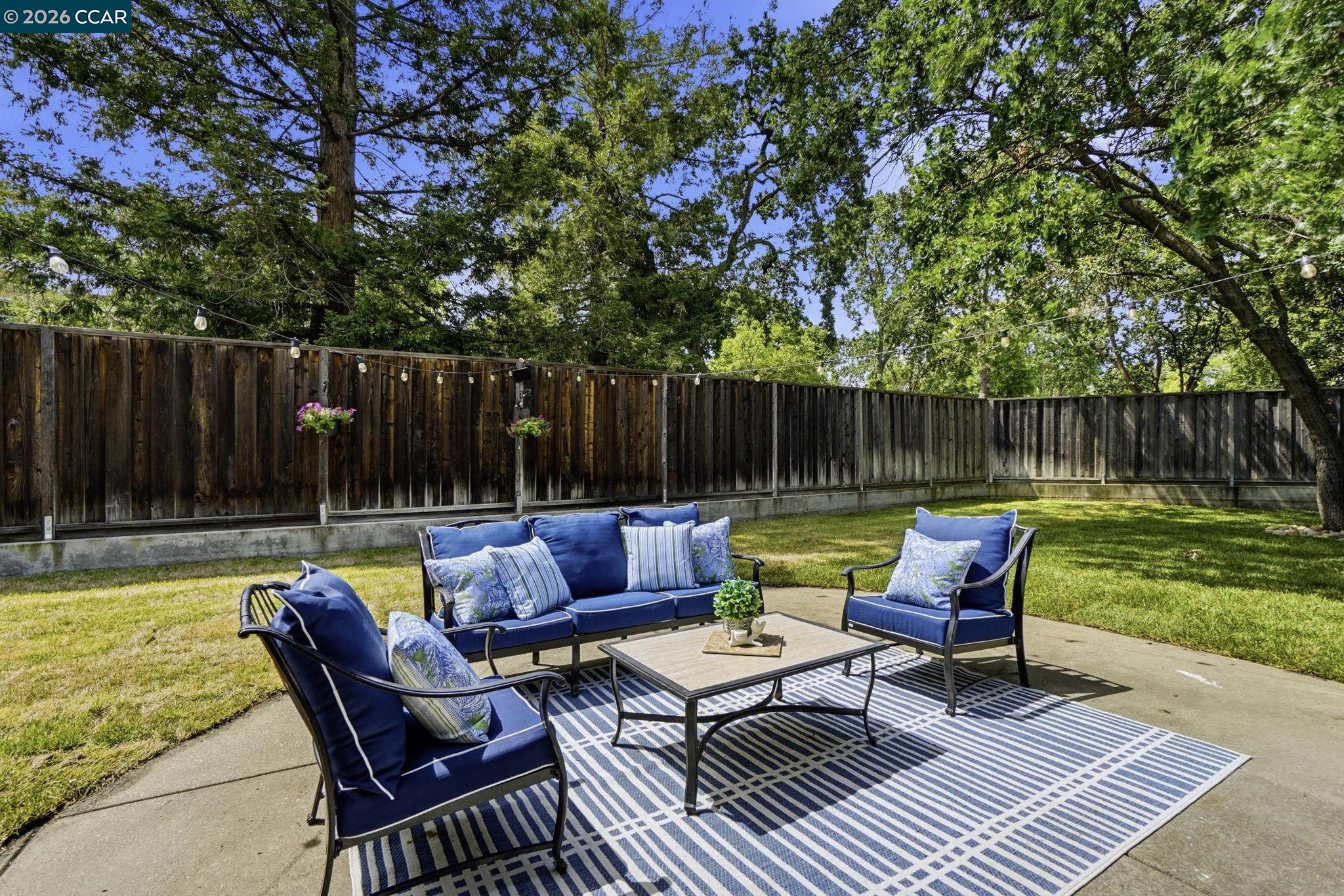 1812 Donna Dr