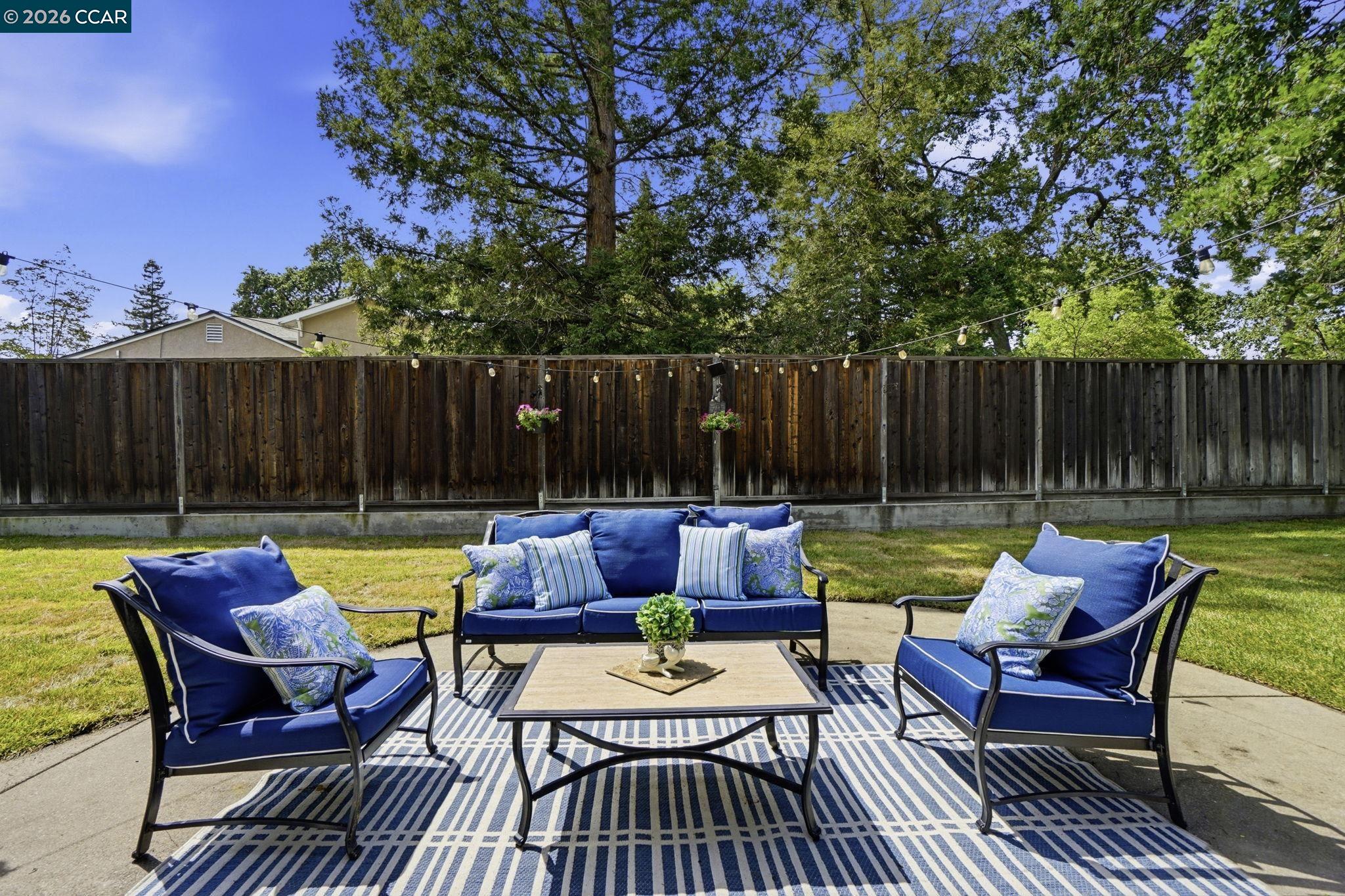 1812 Donna Dr