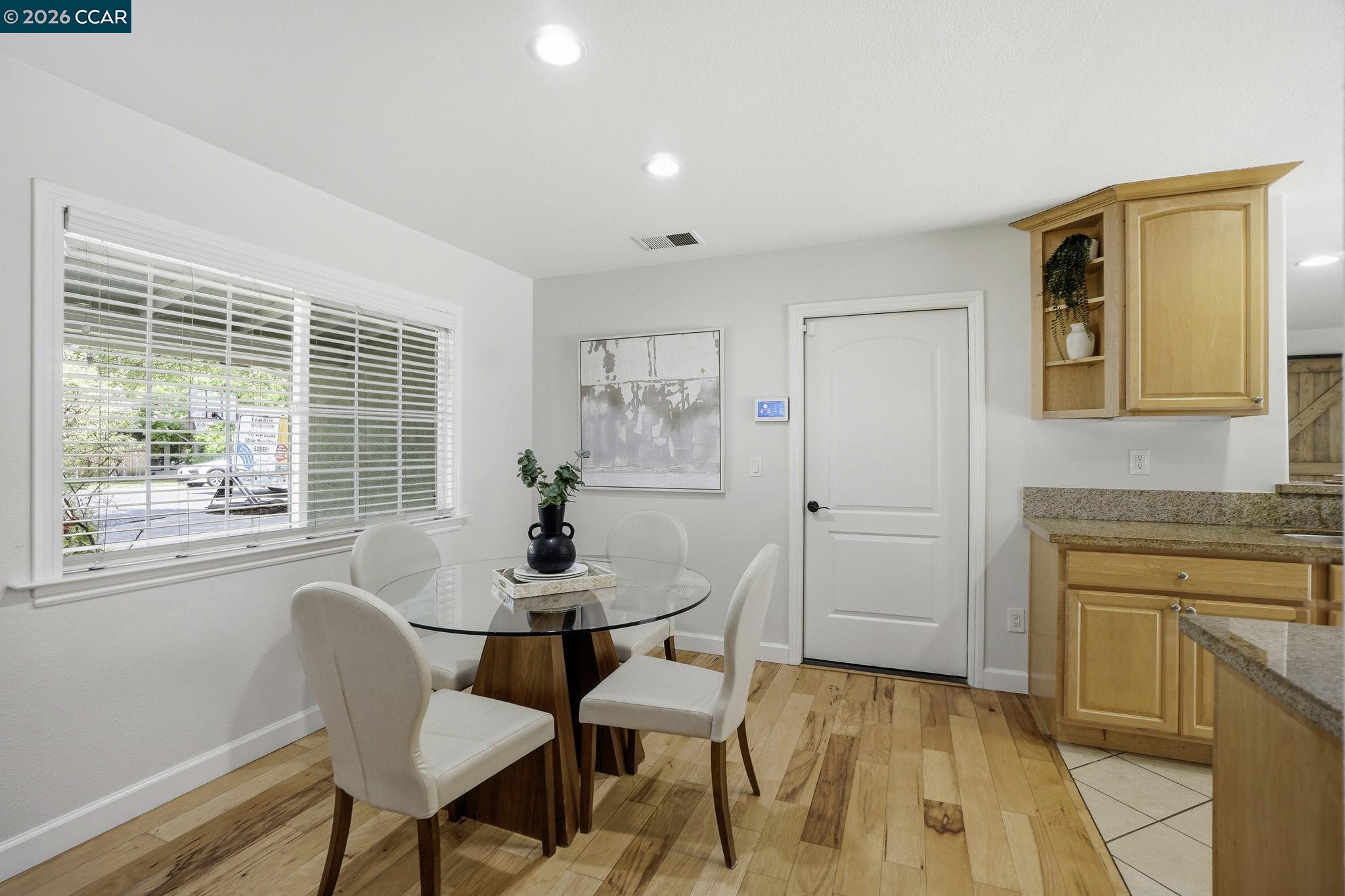 1812 Donna Dr