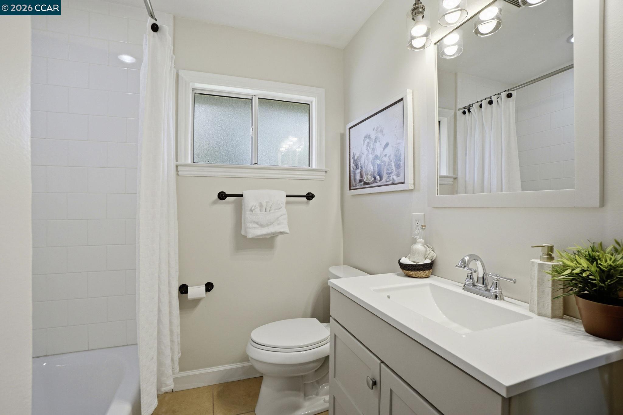 1812 Donna Dr