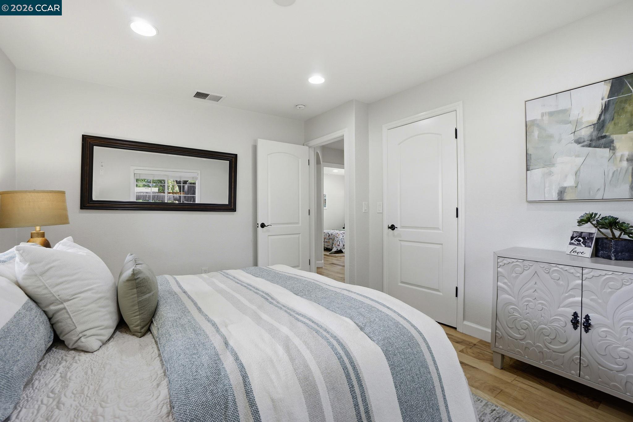 1812 Donna Dr