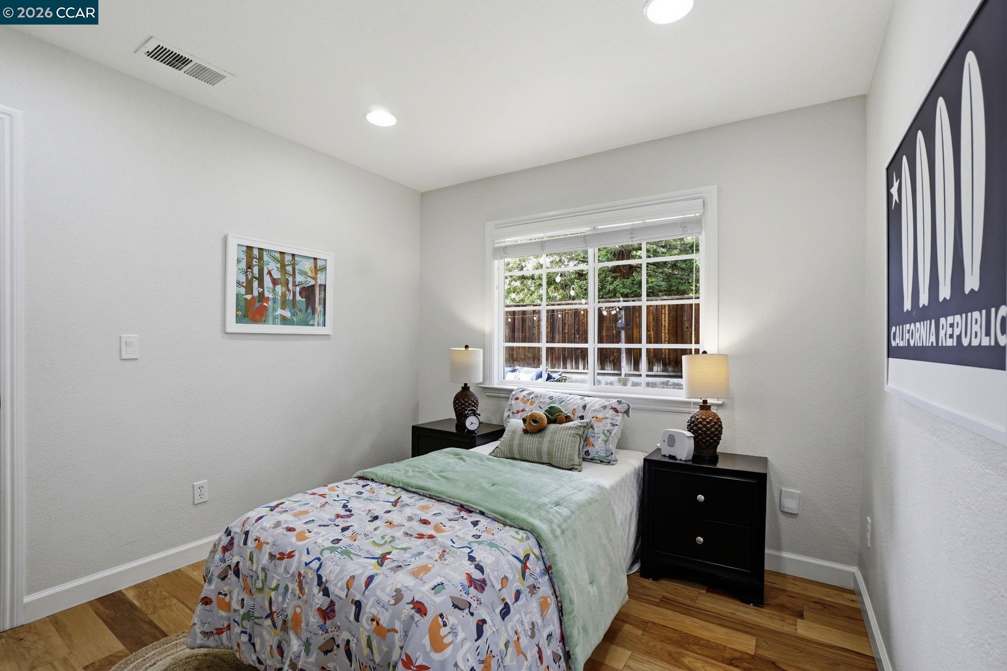 1812 Donna Dr