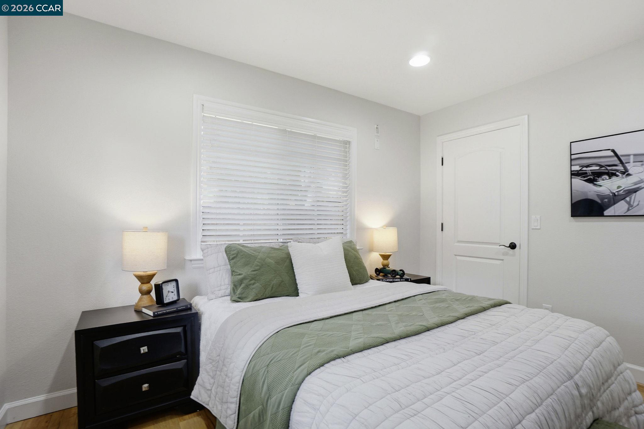 1812 Donna Dr