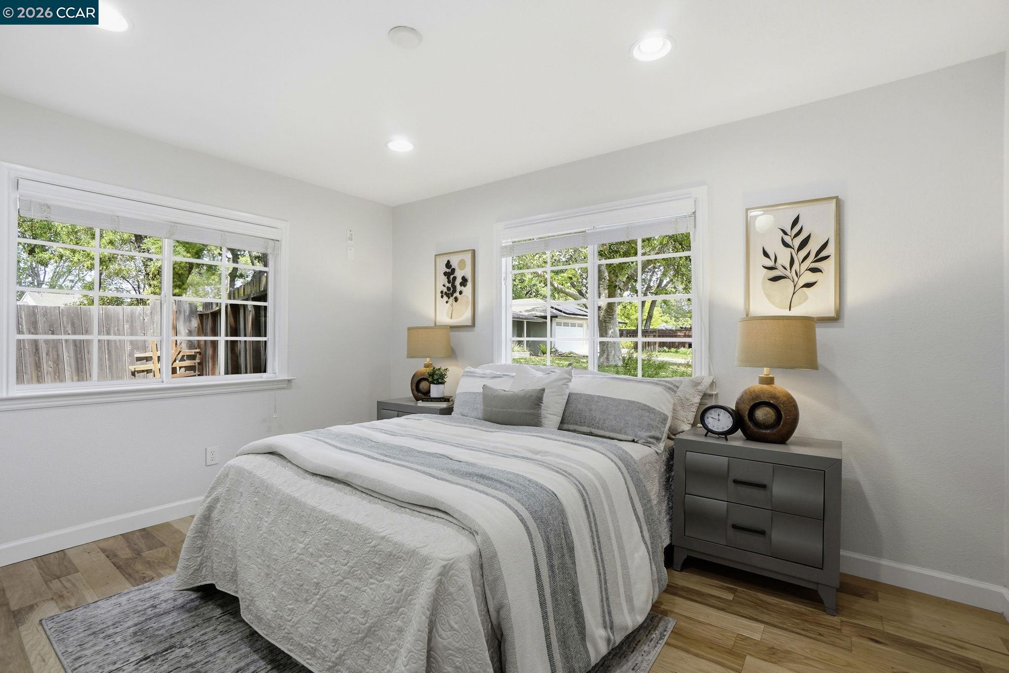 1812 Donna Dr