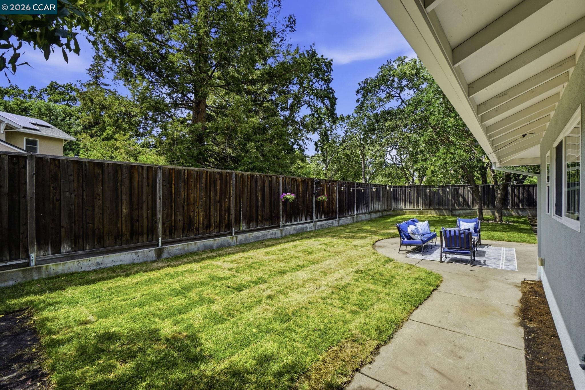 1812 Donna Dr