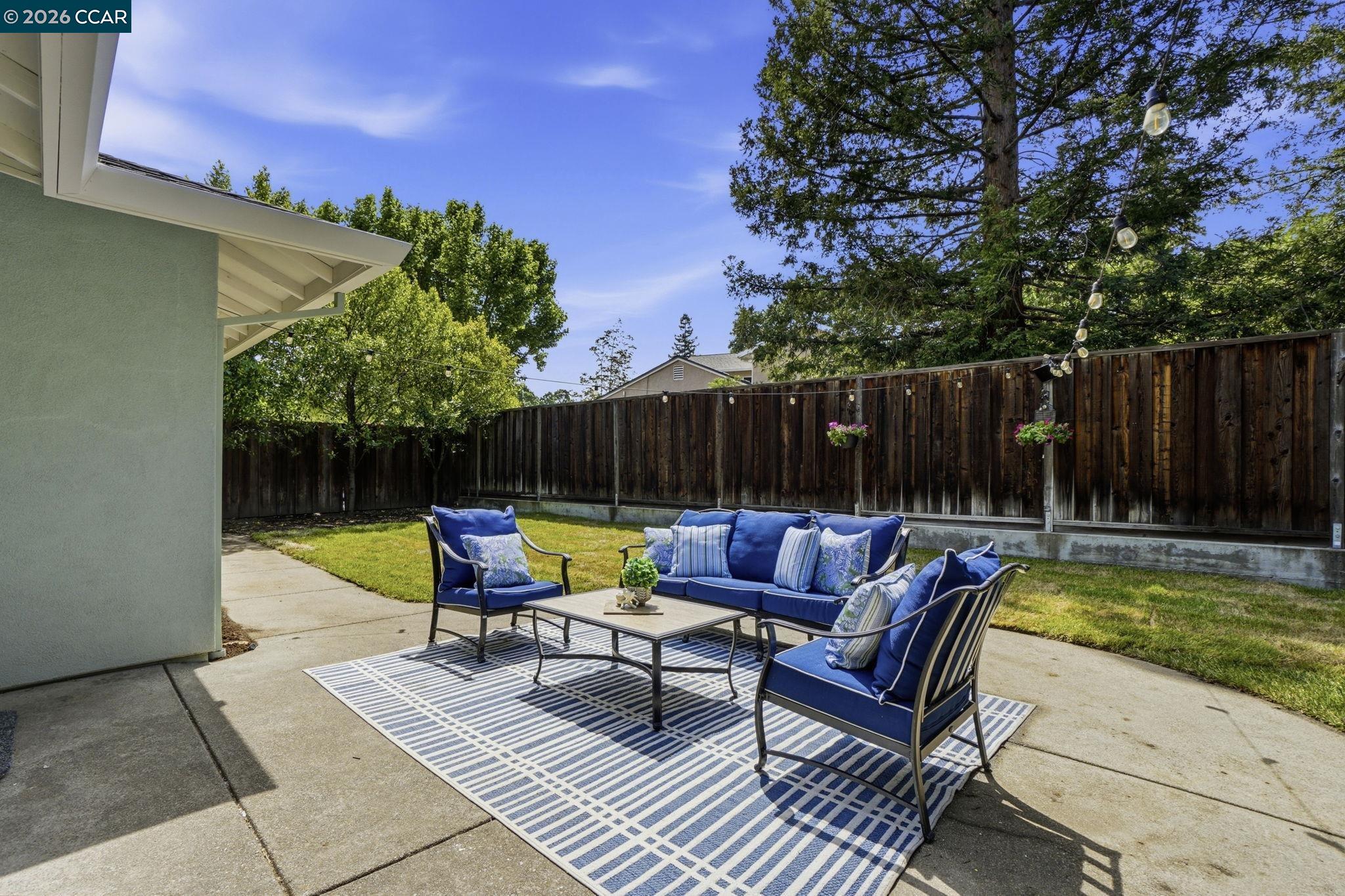 1812 Donna Dr