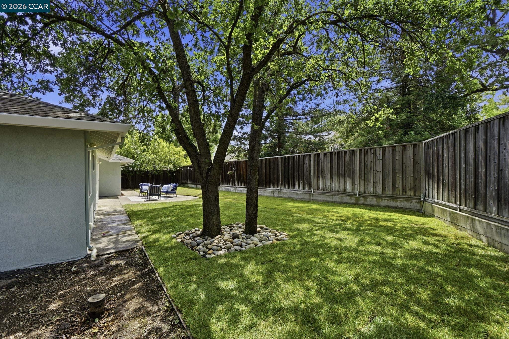 1812 Donna Dr