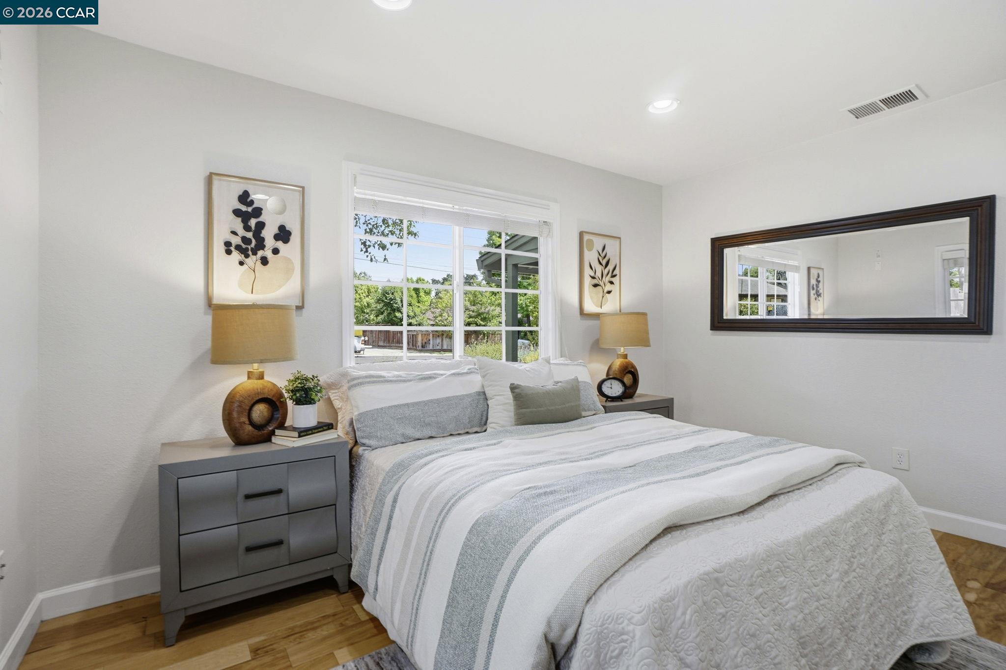 1812 Donna Dr