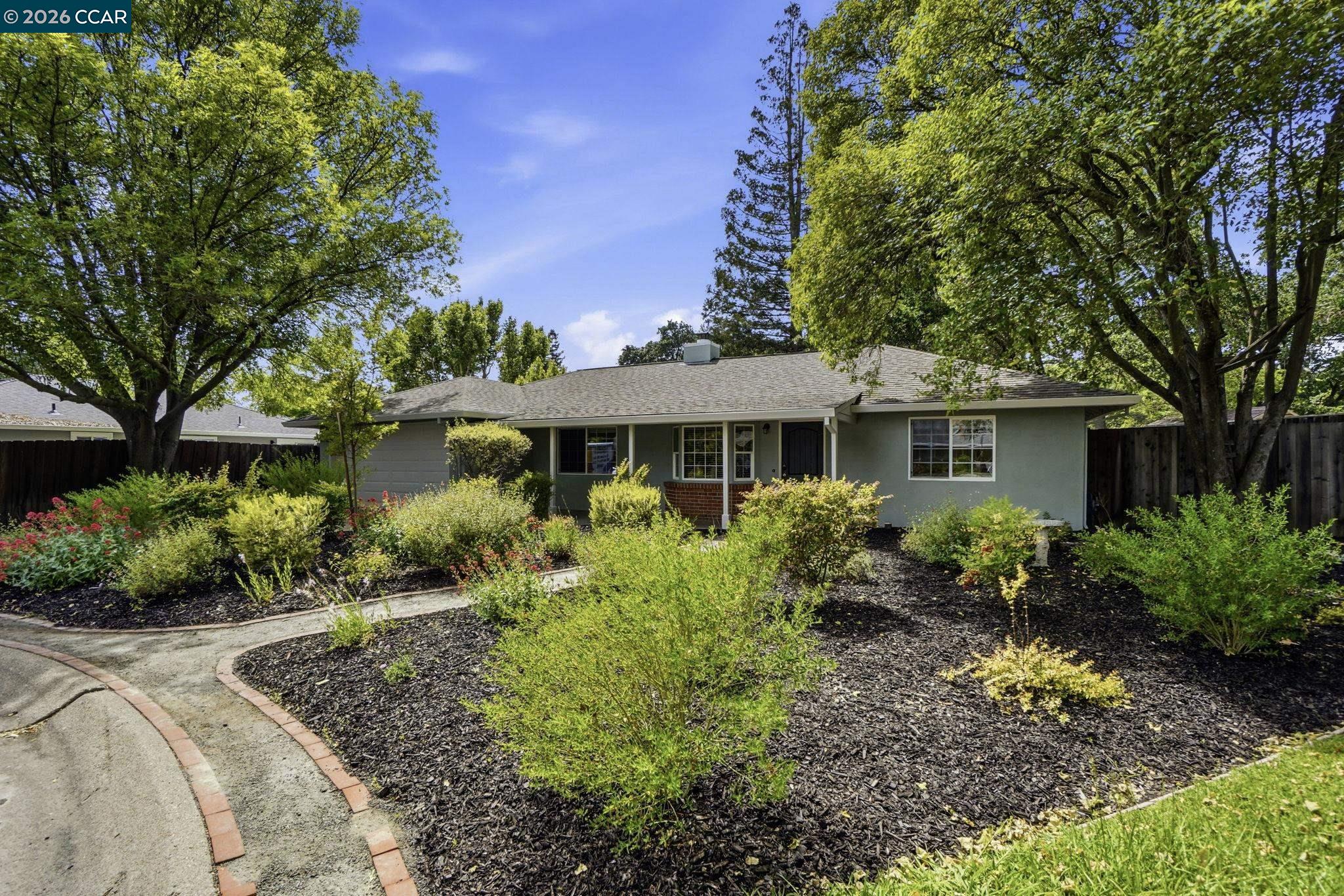 1812 Donna Dr