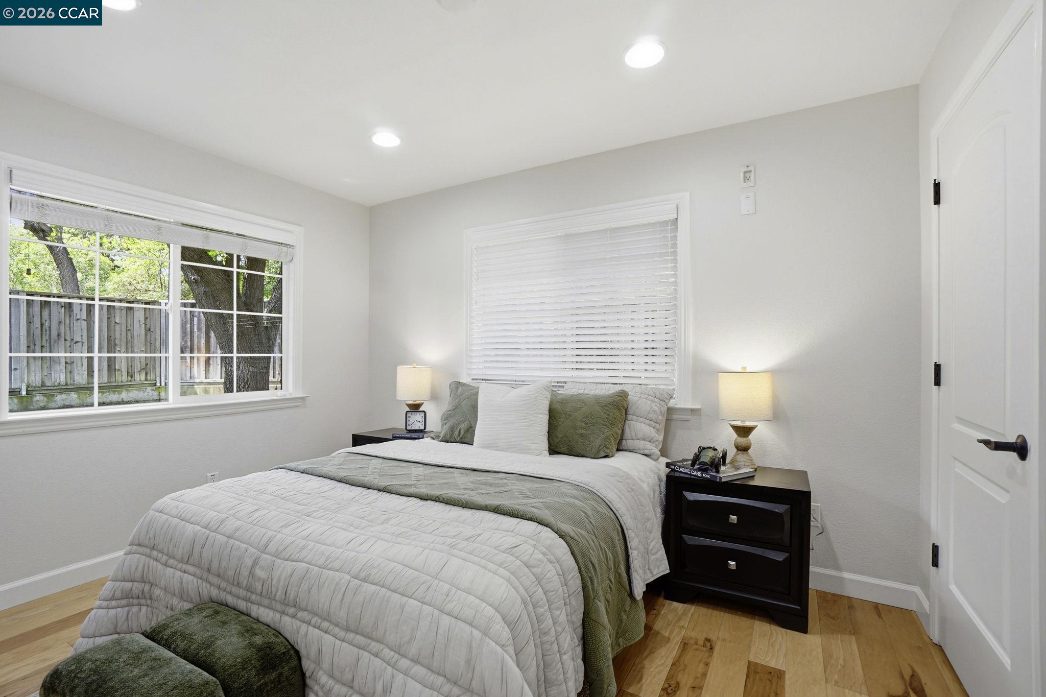1812 Donna Dr