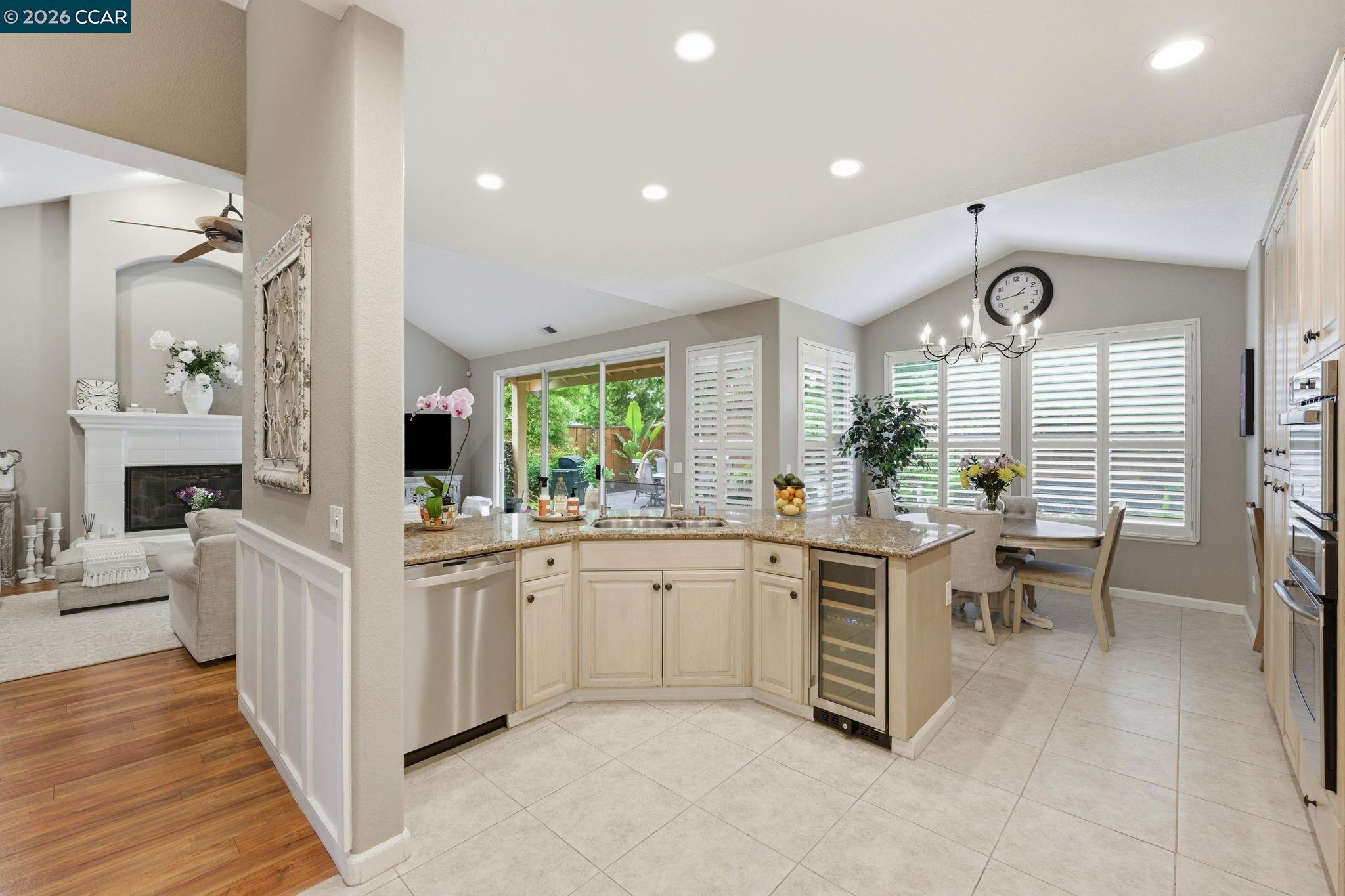 635 Rutherford Cir