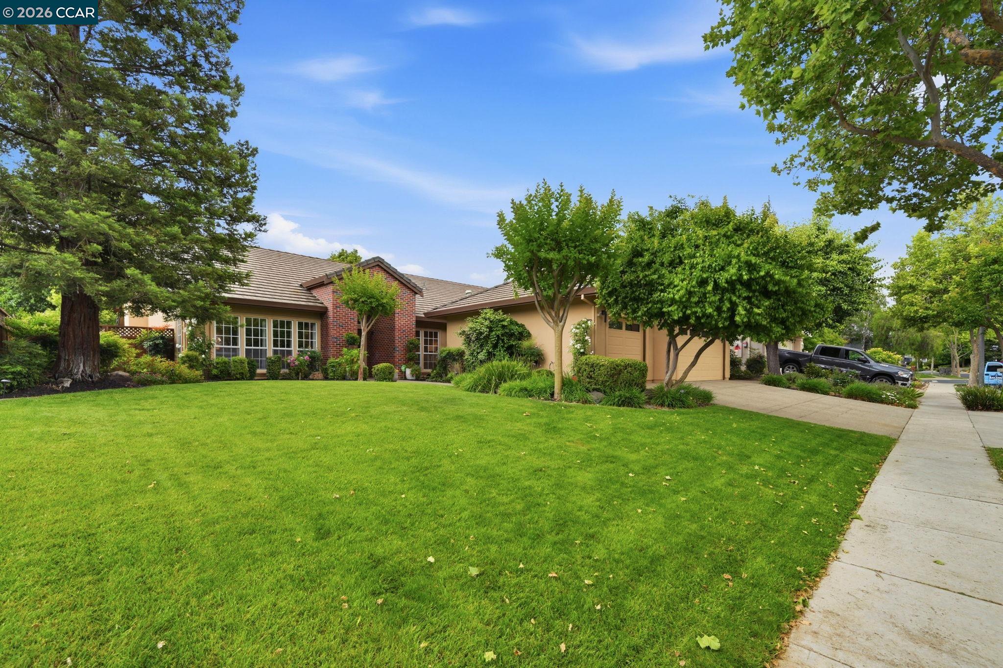 635 Rutherford Cir