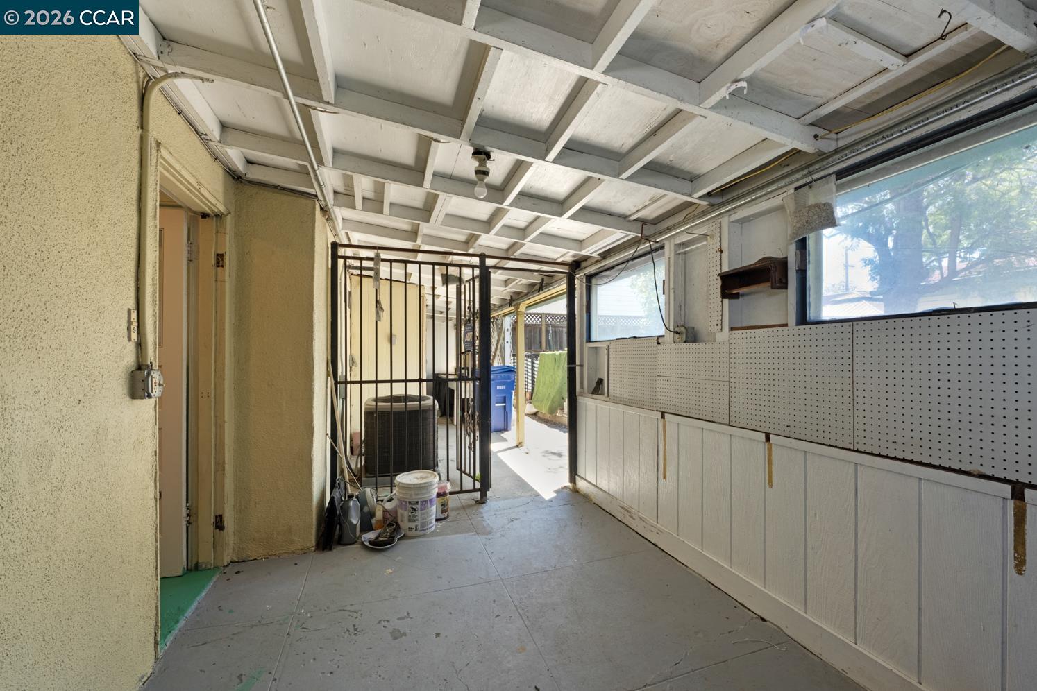 477 W 10Th St
